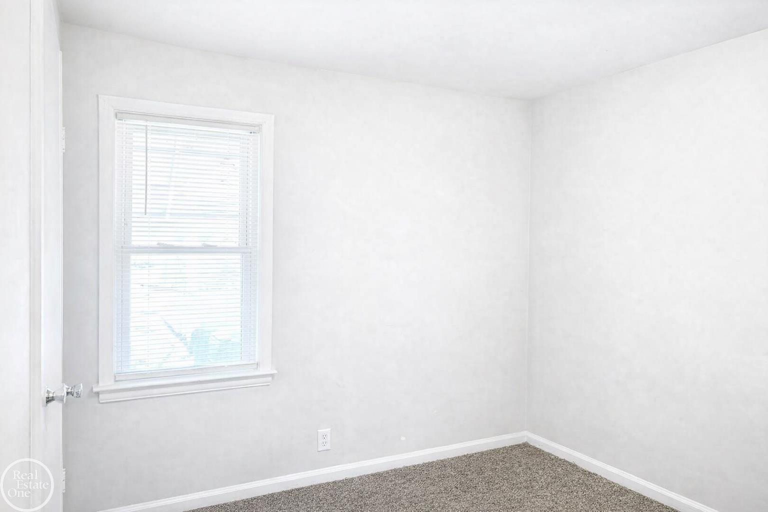 15608 Stricker Avenue, Eastpointe, MI 48021 — Photo 14
