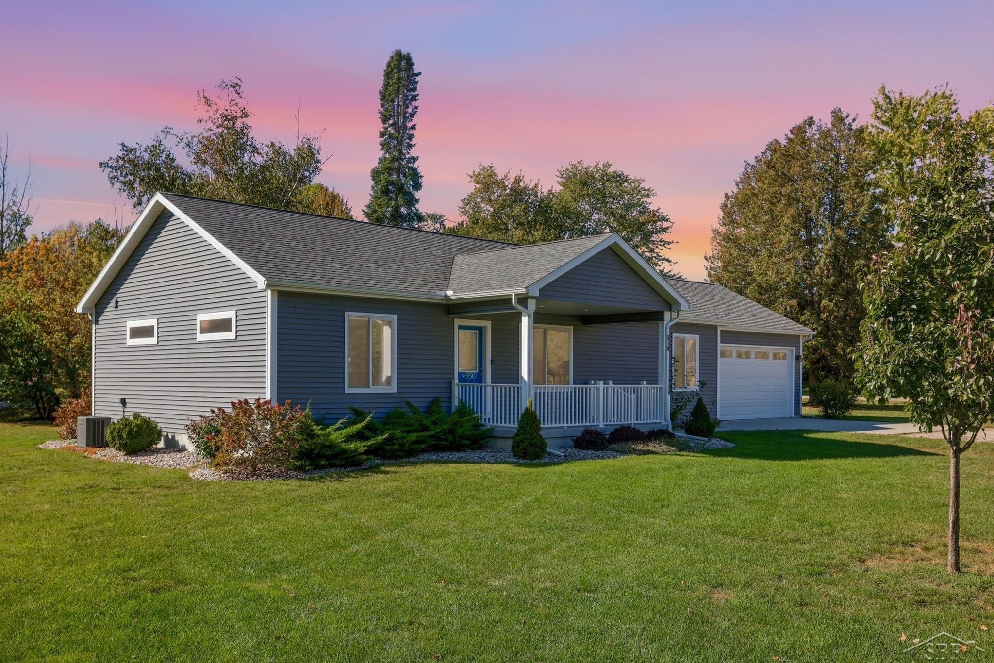 930 E North Street, Ithaca, MI 48847 — front exterior
