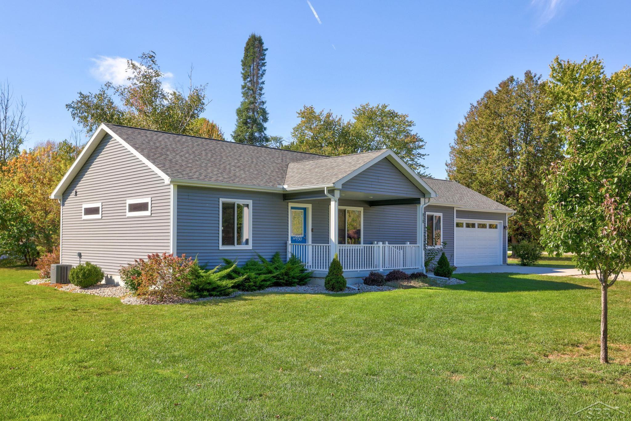 930 E North Street, Ithaca, MI 48847 — Photo 2