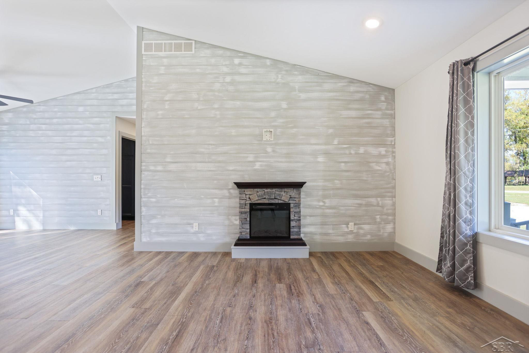 930 E North Street, Ithaca, MI 48847 — Photo 7