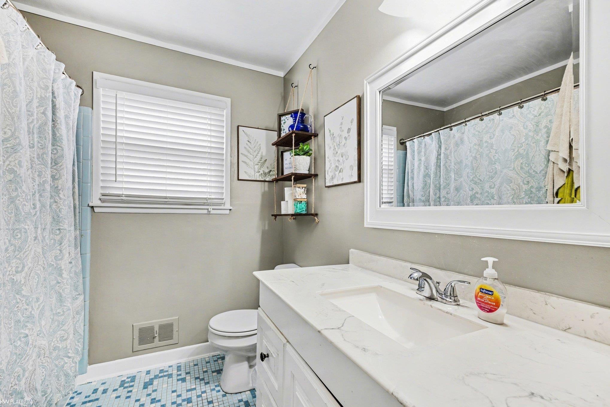 50625 Jim Drive, MI 48047 — Photo 18