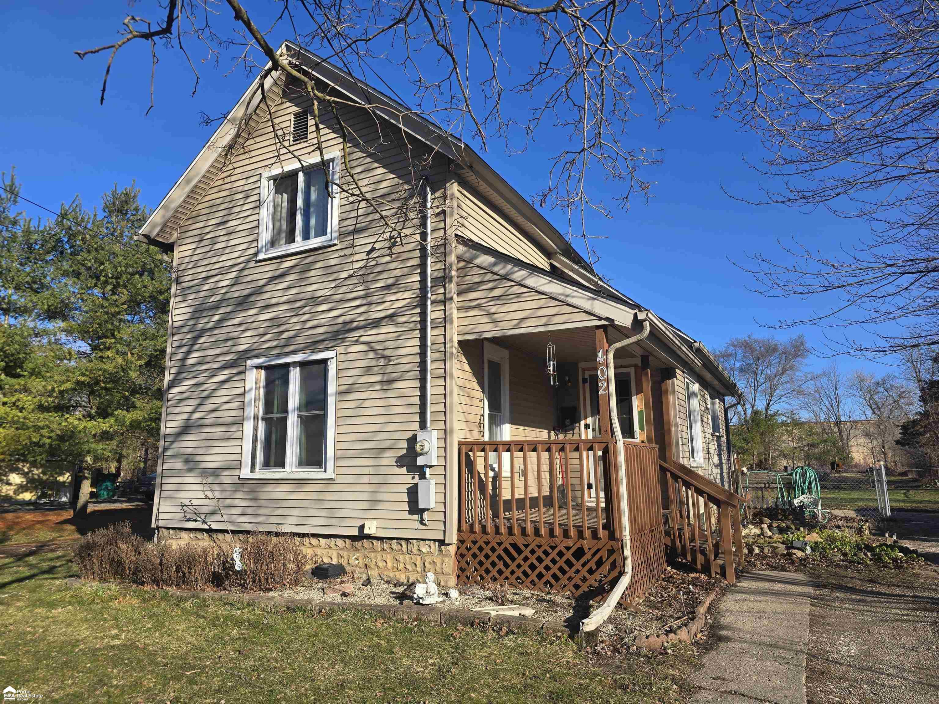 402 W Perry Street, Durand, MI 48429 — front exterior