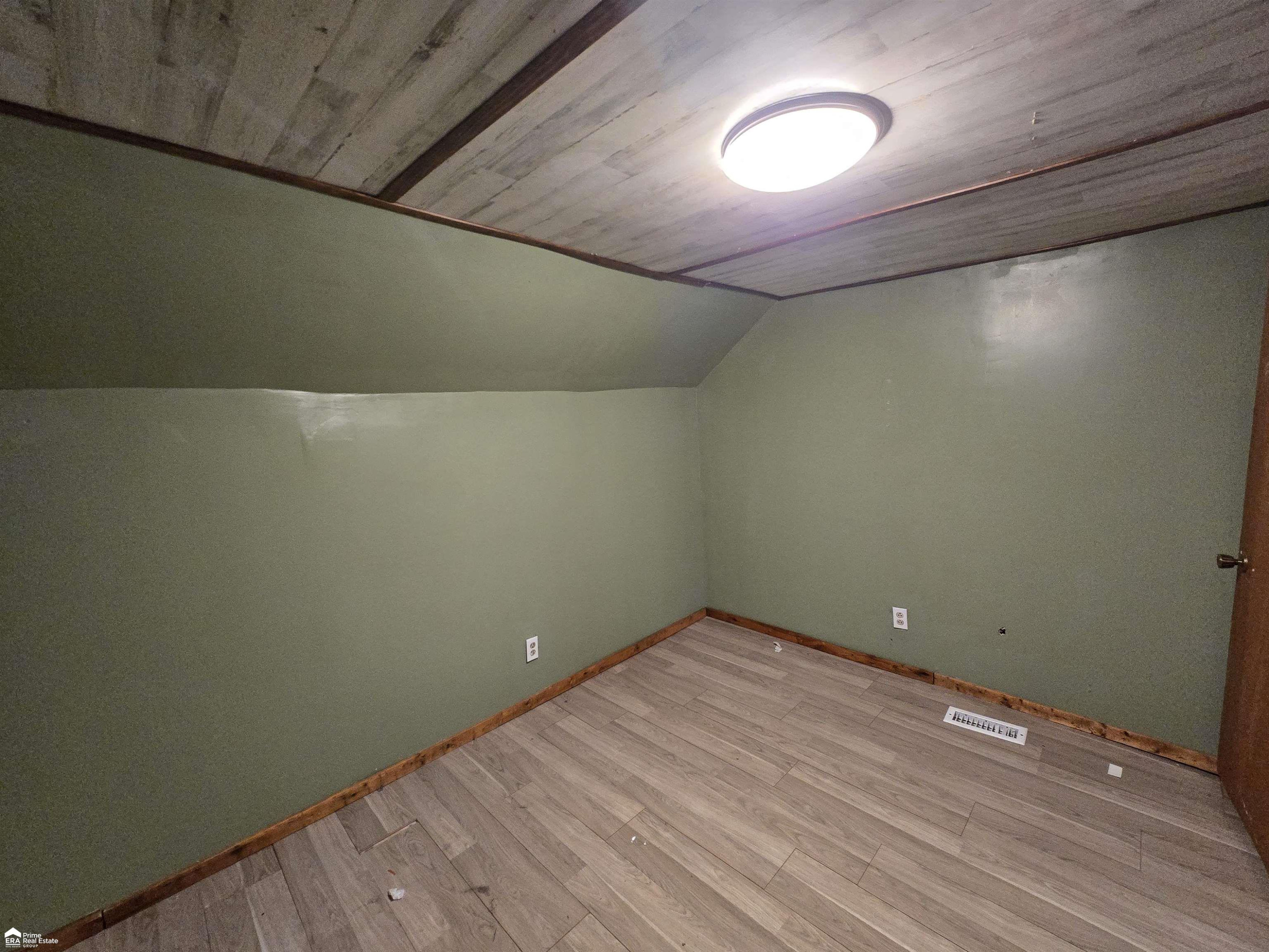 402 W Perry Street, Durand, MI 48429 — Photo 8