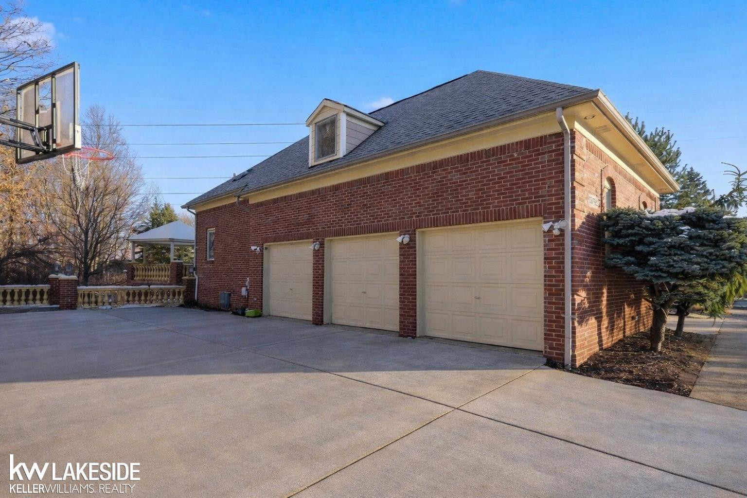 53792 Dominique Court, Shelby Twp, MI 48315 — Photo 40