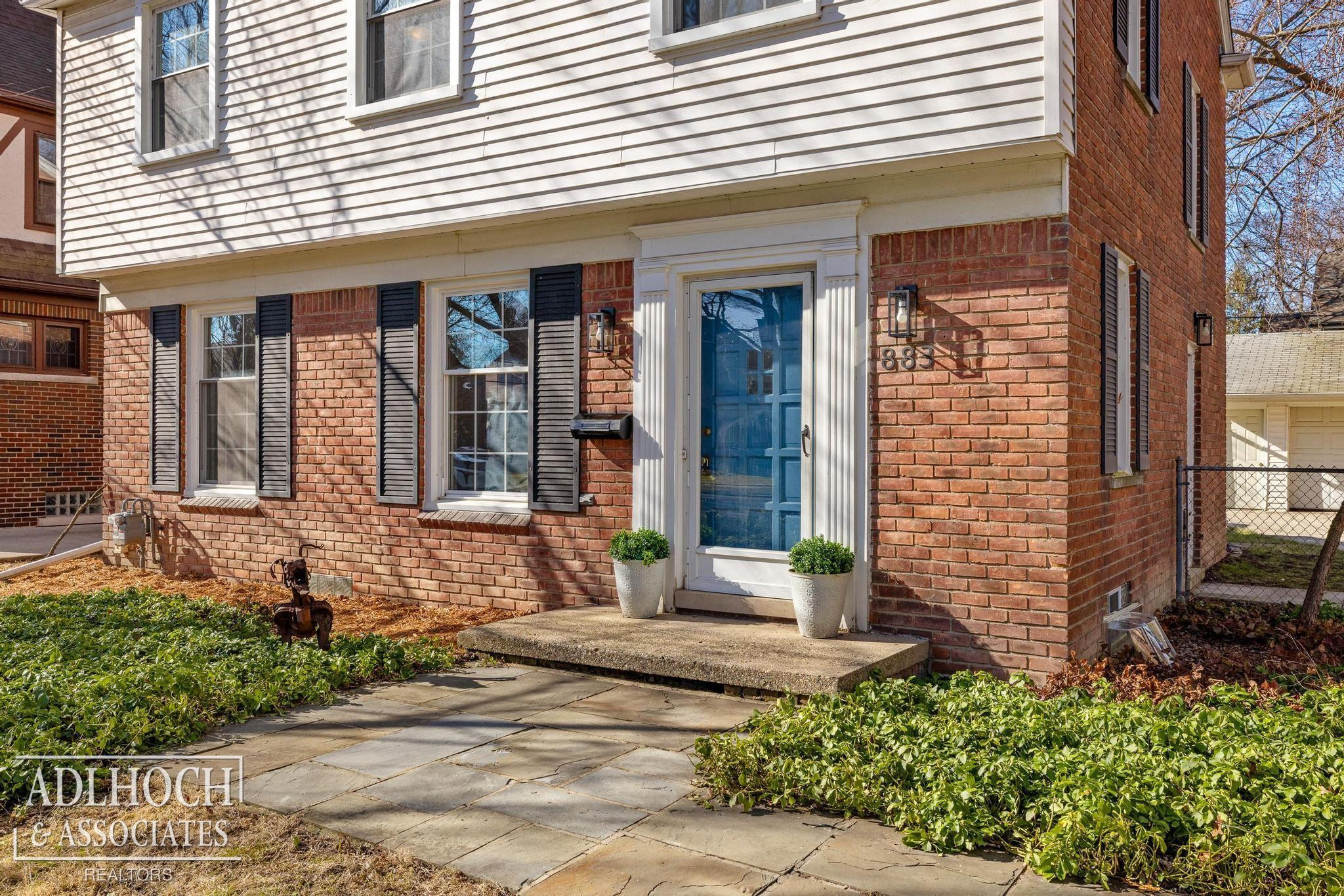 883 Lakepointe Street, Grosse Pointe, MI 48230 — Photo 2