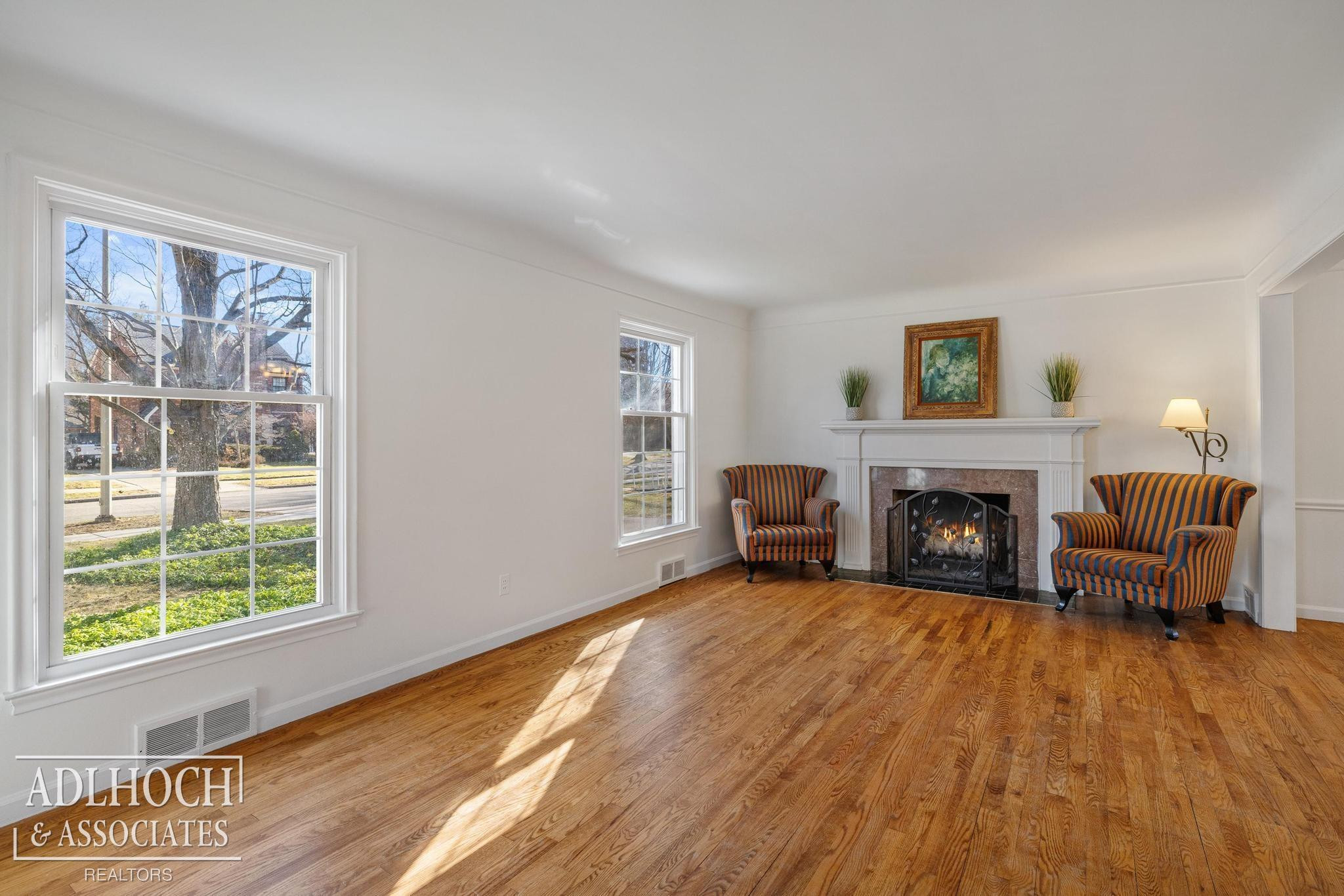 883 Lakepointe Street, Grosse Pointe, MI 48230 — Photo 11