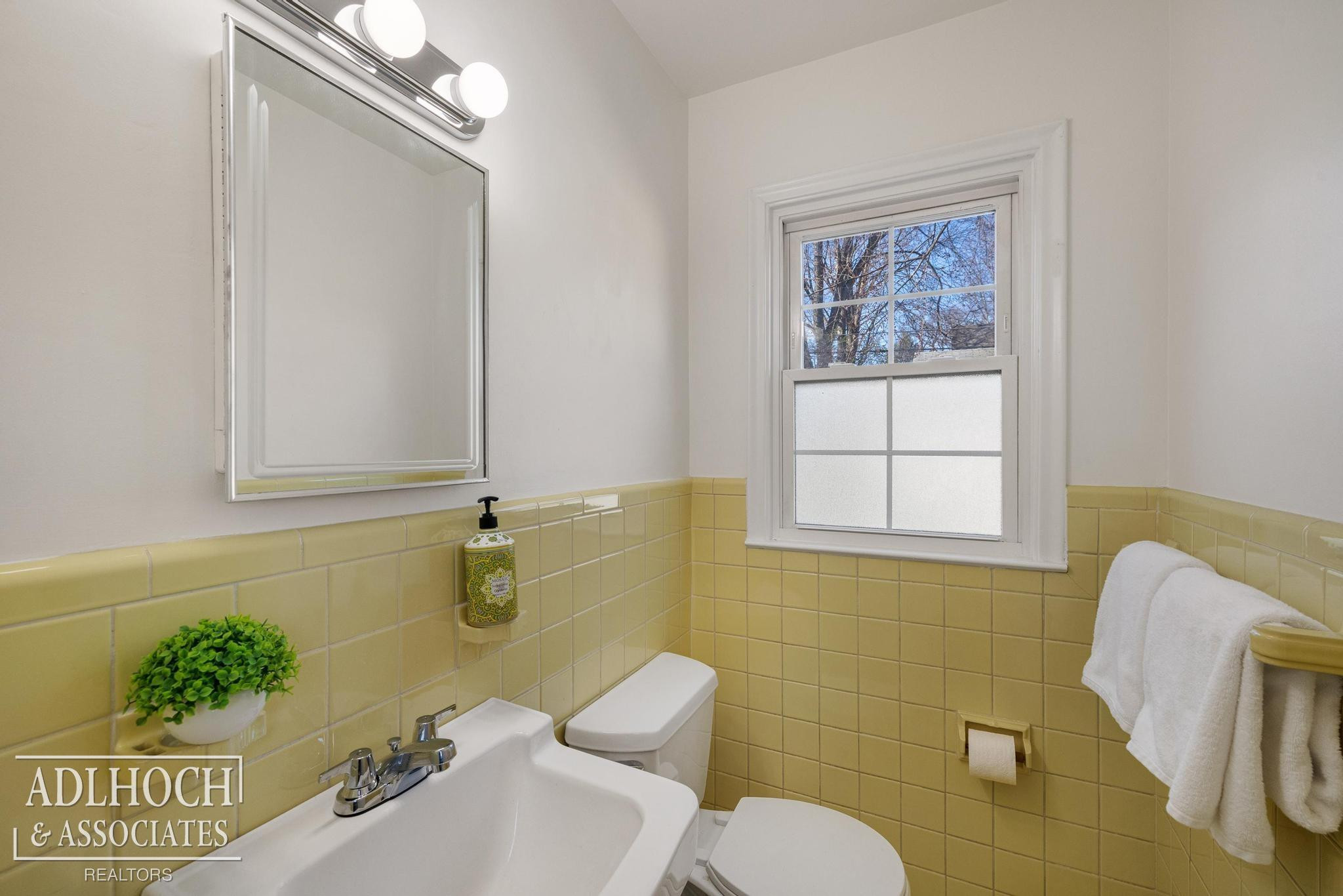 883 Lakepointe Street, Grosse Pointe, MI 48230 — Photo 19