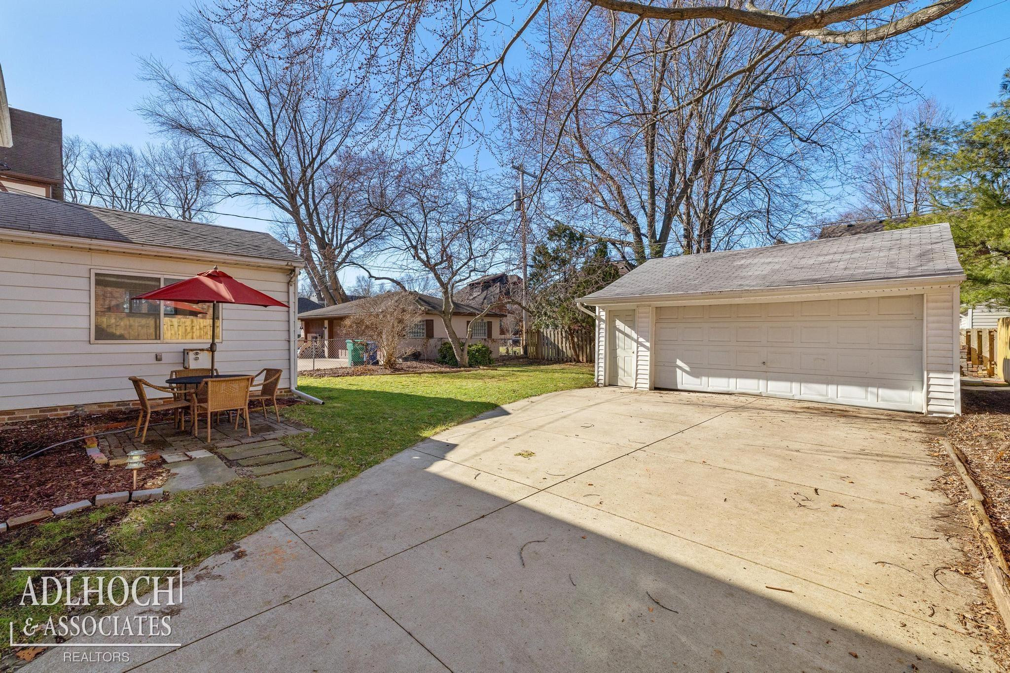 883 Lakepointe Street, Grosse Pointe, MI 48230 — Photo 31