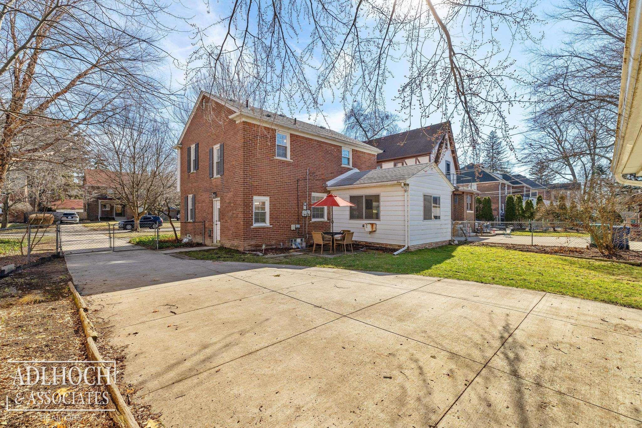 883 Lakepointe Street, Grosse Pointe, MI 48230 — Photo 32
