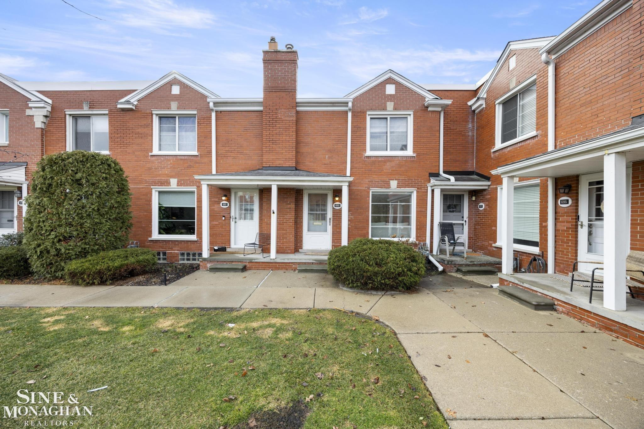 693 1/2 Saint Clair Street, Grosse Pointe, MI 48230 — front exterior