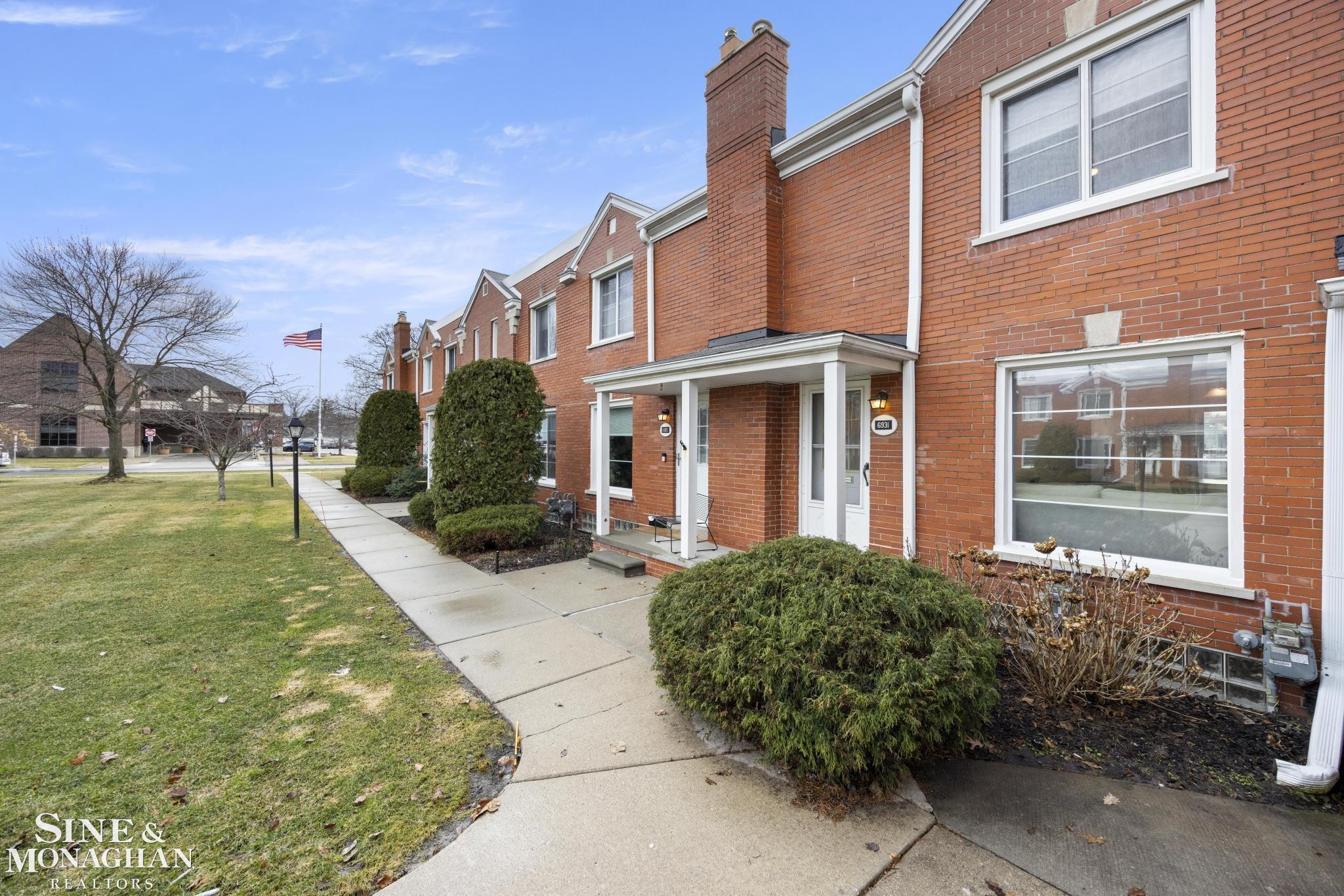 693 1/2 Saint Clair Street, Grosse Pointe, MI 48230 — Photo 2