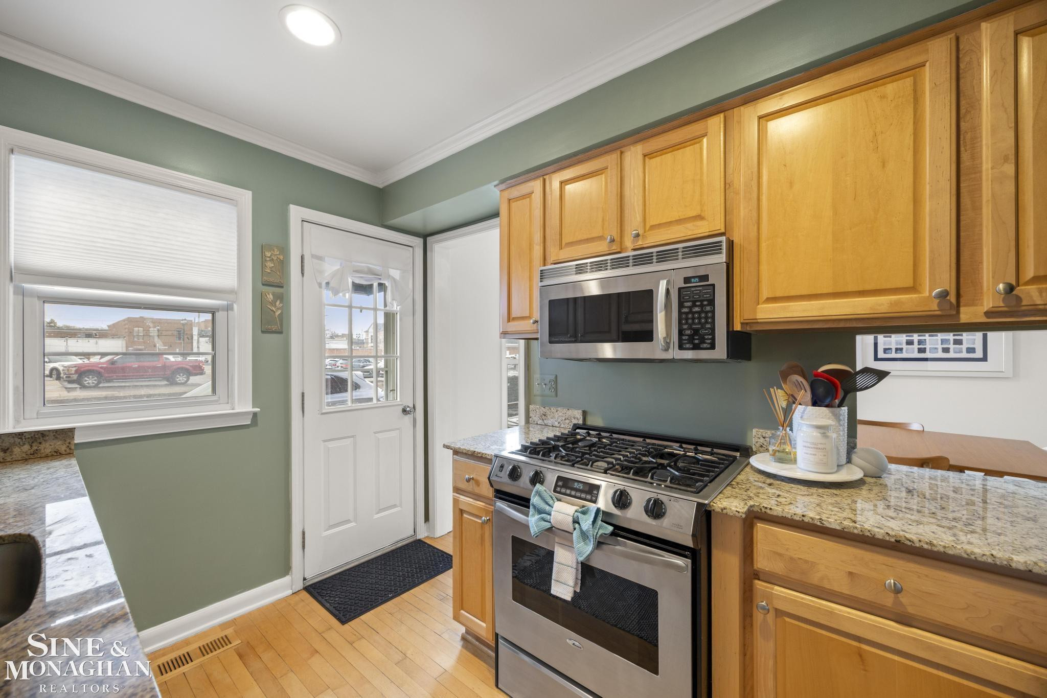 693 1/2 Saint Clair Street, Grosse Pointe, MI 48230 — Photo 11