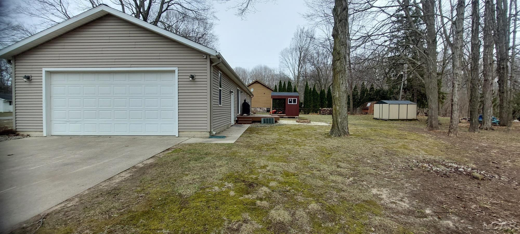 1571 MITCHELL Court, Adrian, MI 49221 — Photo 4