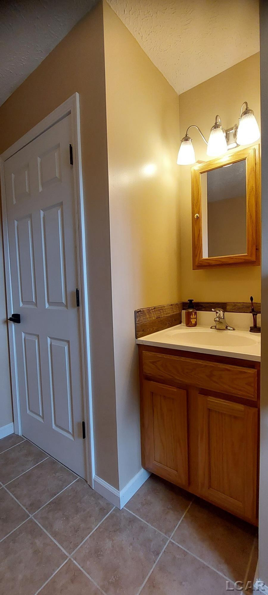 1571 MITCHELL Court, Adrian, MI 49221 — Photo 29
