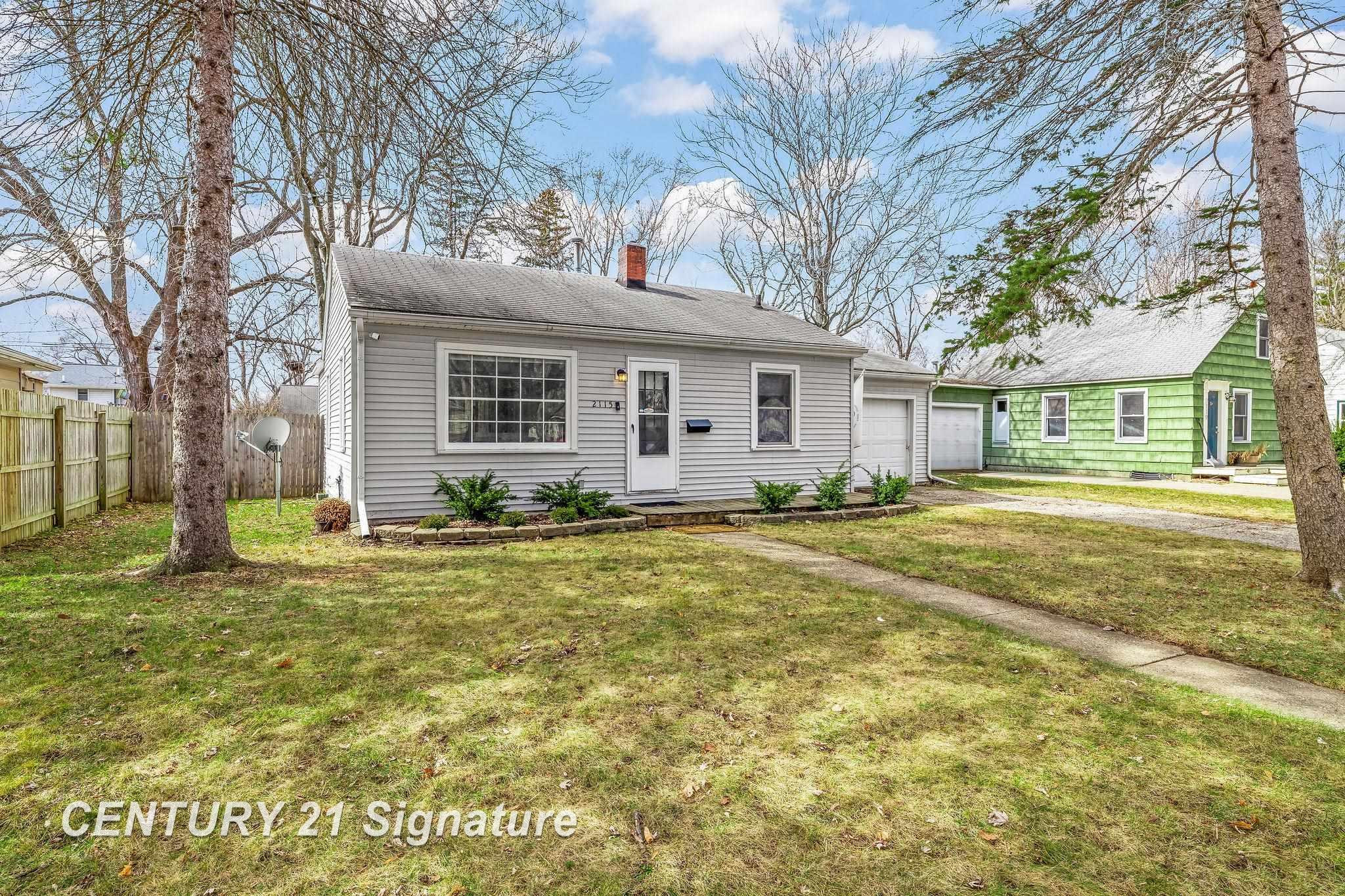 2115 Carolina Street, Midland, MI 48642 — Photo 2