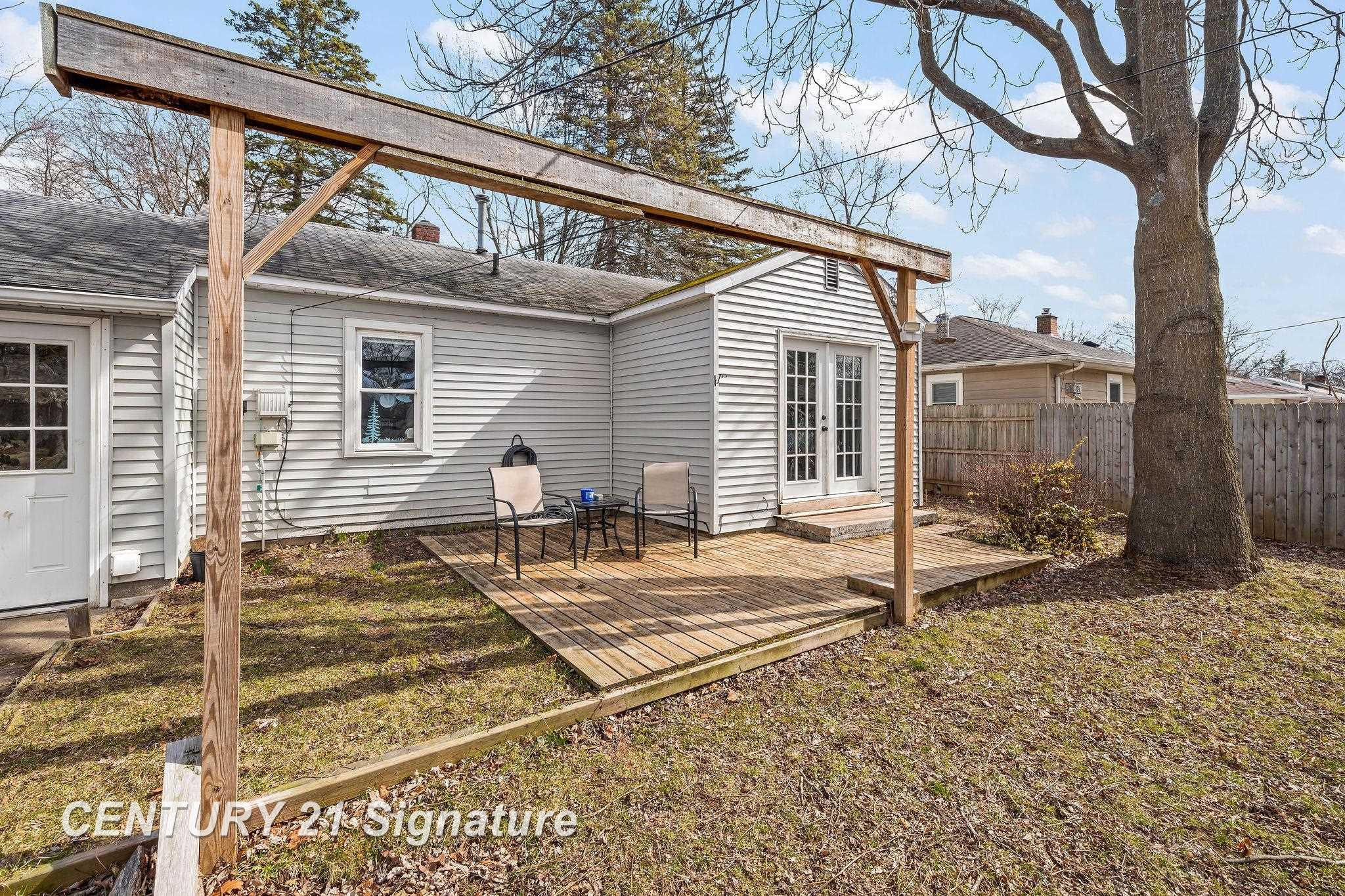 2115 Carolina Street, Midland, MI 48642 — Photo 6