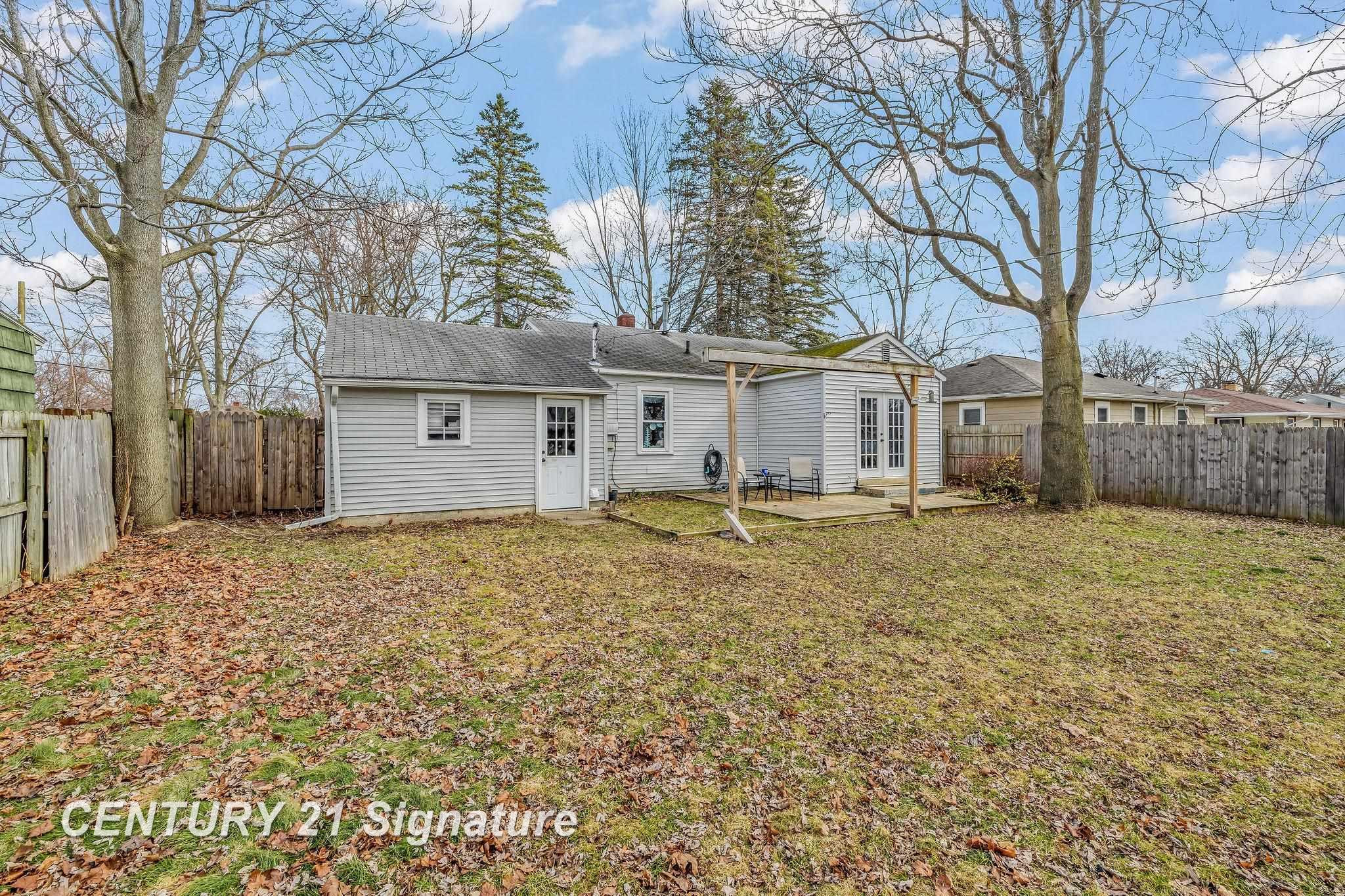 2115 Carolina Street, Midland, MI 48642 — Photo 9