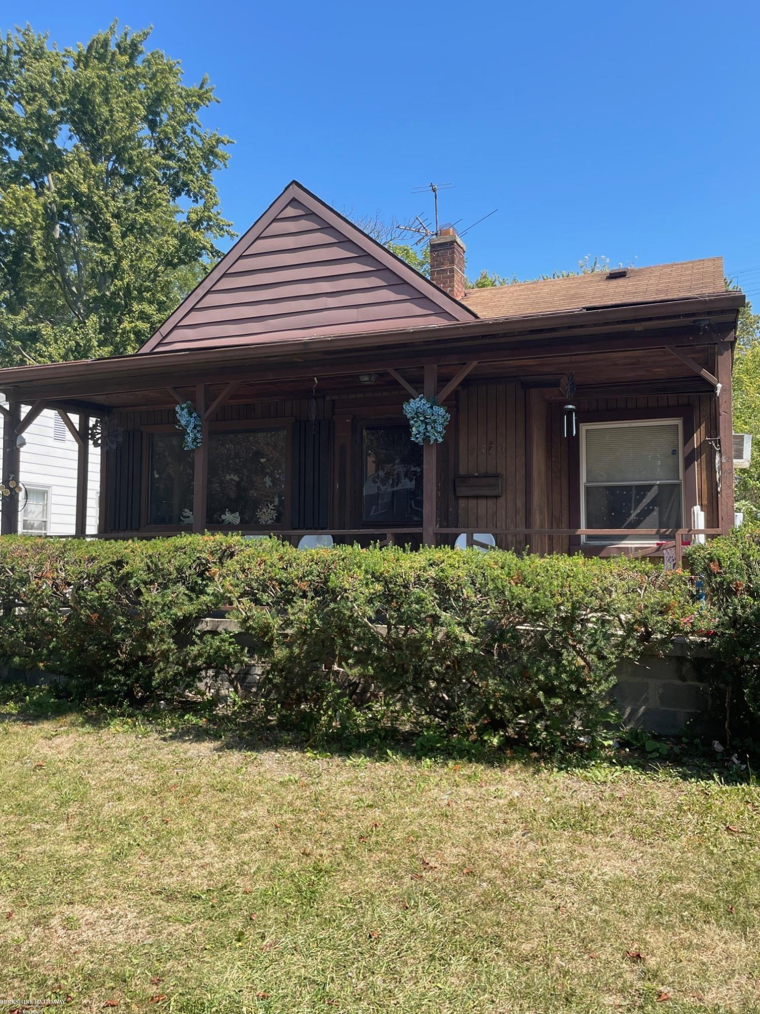 5570 Farmbrook Street, Detroit, MI 48224 — front exterior