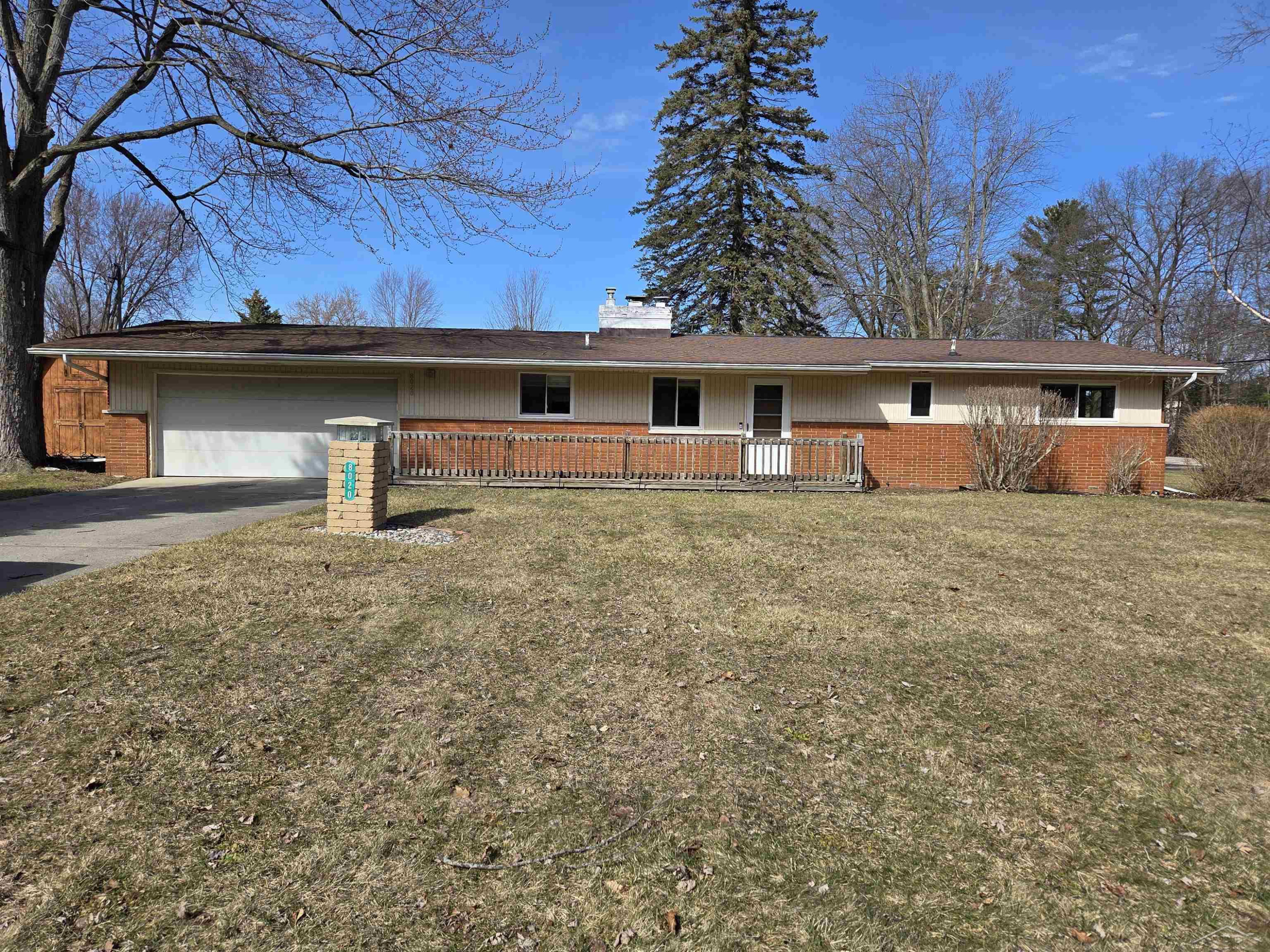 8020 Winchester Court, Saginaw, MI 48609 — front exterior