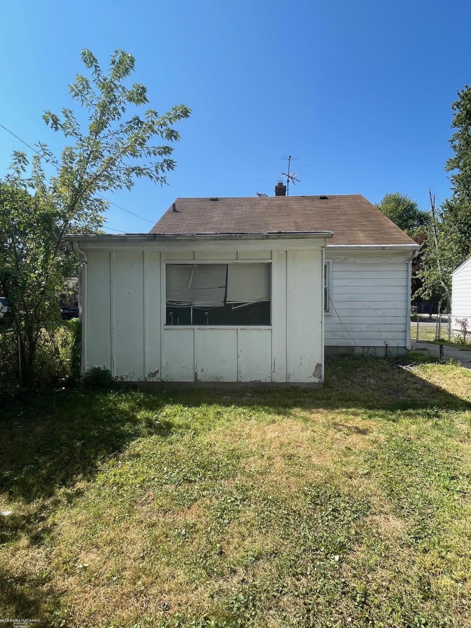 5570 Farmbrook Street, Detroit, MI 48224 — Photo 17