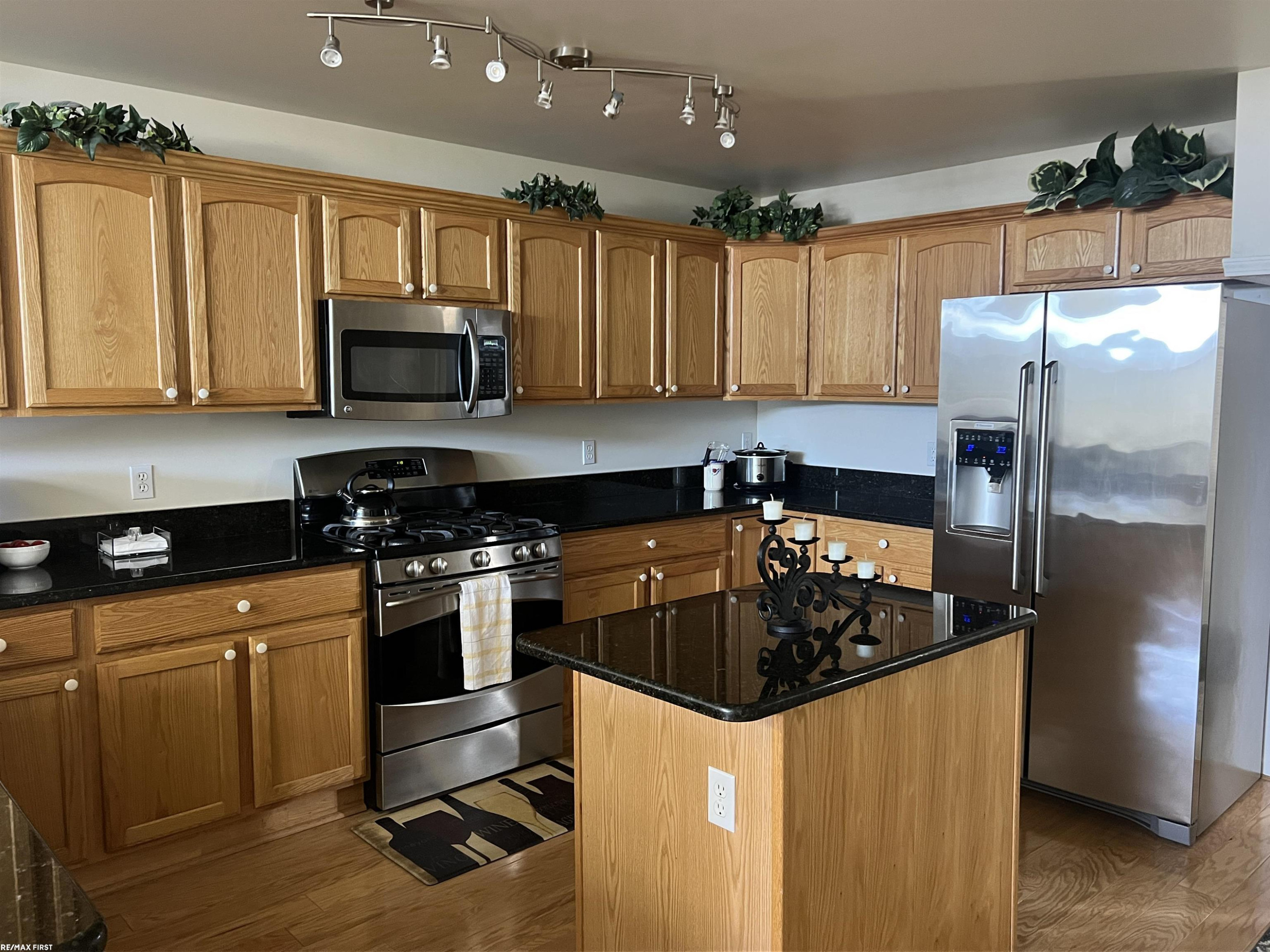 33857 Michigamme Drive, Chesterfield, MI 48047 — Photo 5