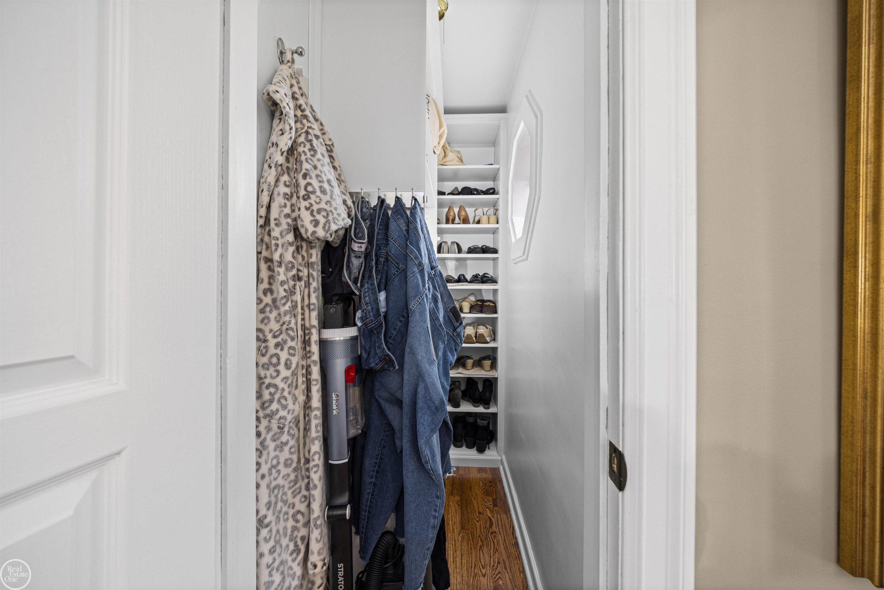1393 Grayton St Street, Grosse Pointe Park, MI 48230 — Photo 31