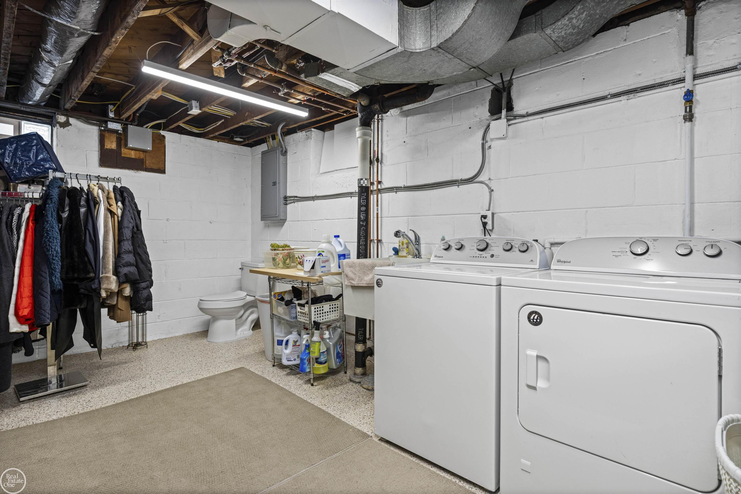 1393 Grayton St Street, Grosse Pointe Park, MI 48230 — Photo 40
