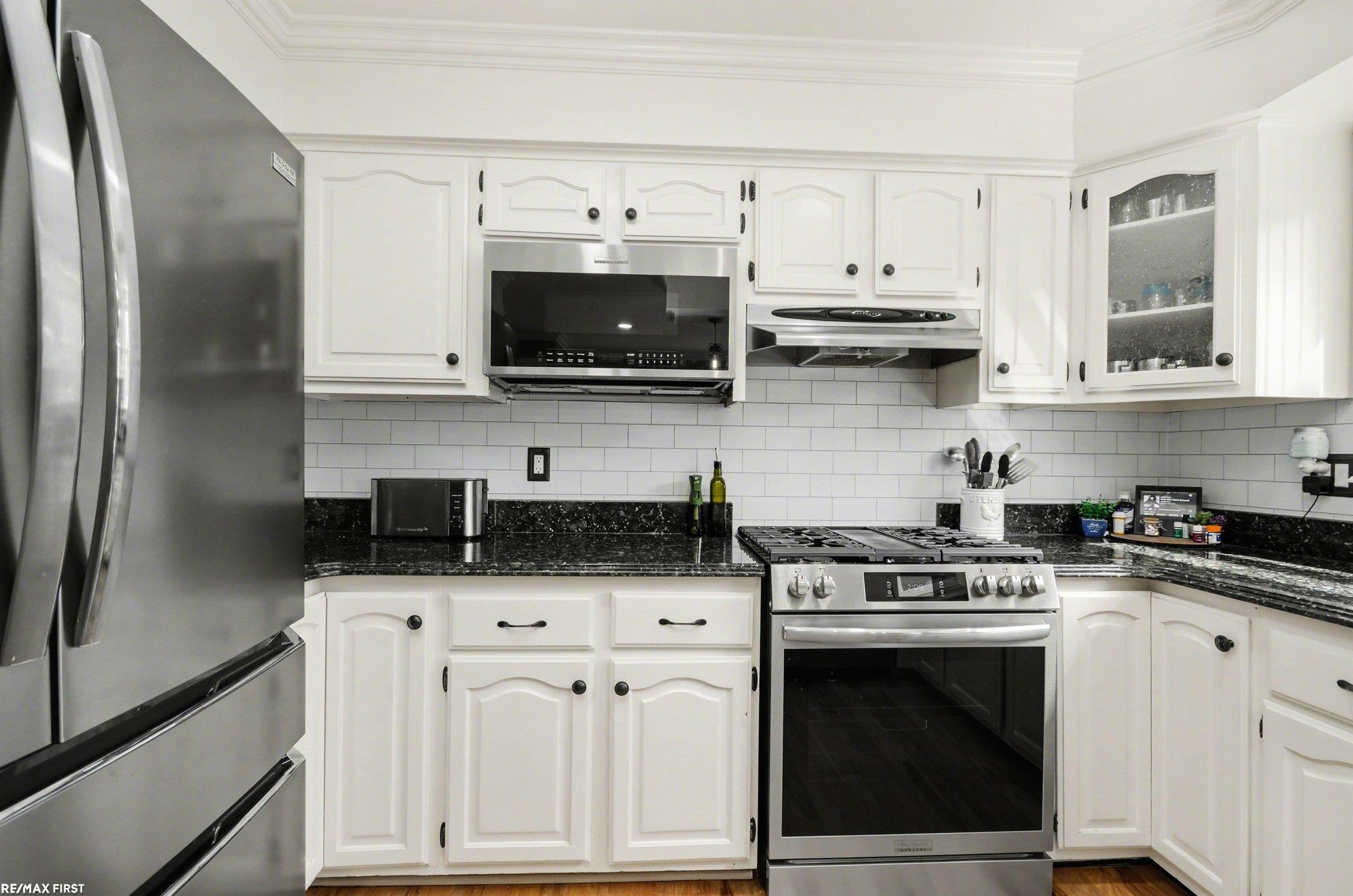 37084 Fox Pointe Drive, New Baltimore, MI 48047 — Photo 14