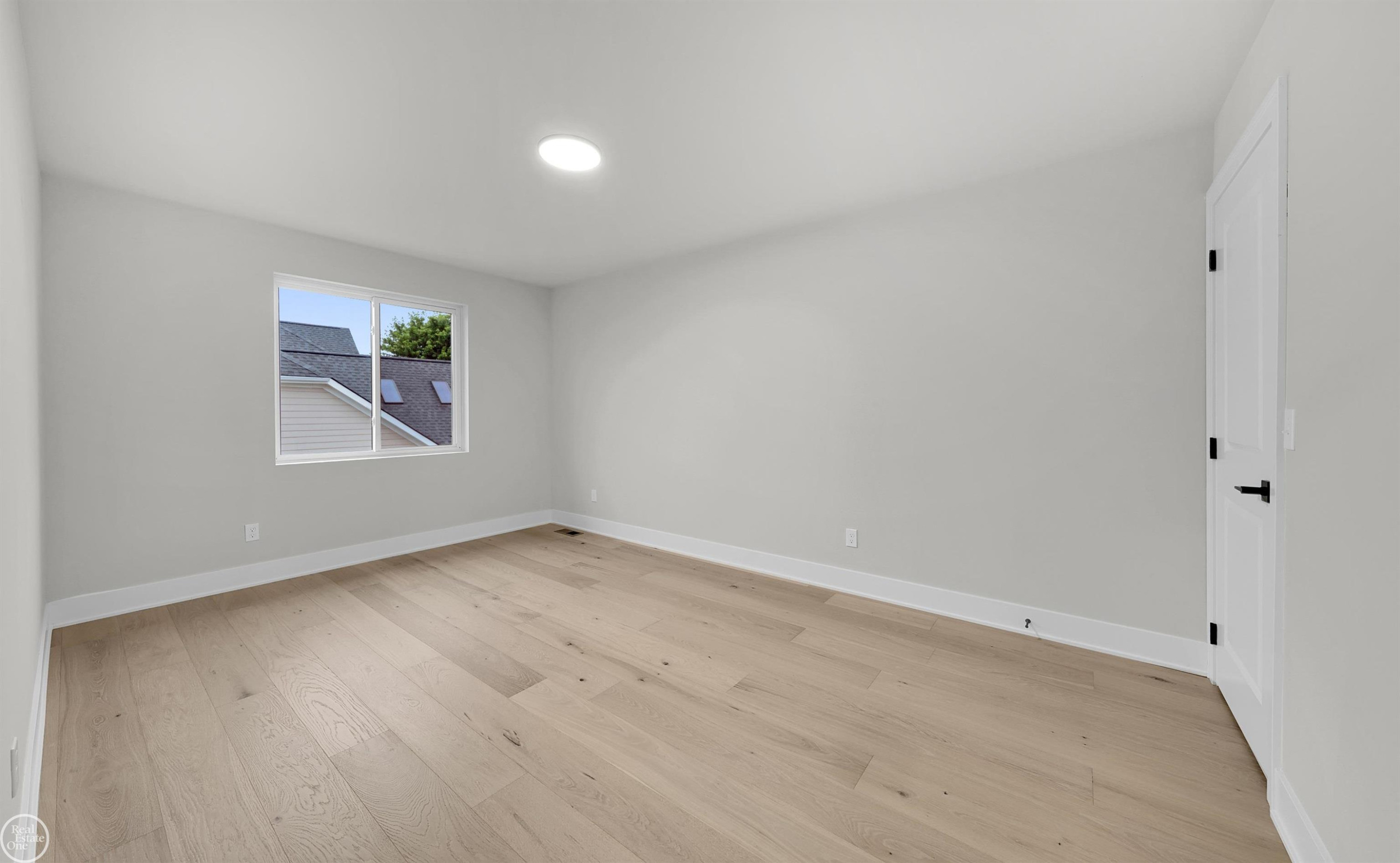36711 N Pointe Drive, New Baltimore, MI 48047 — Photo 35