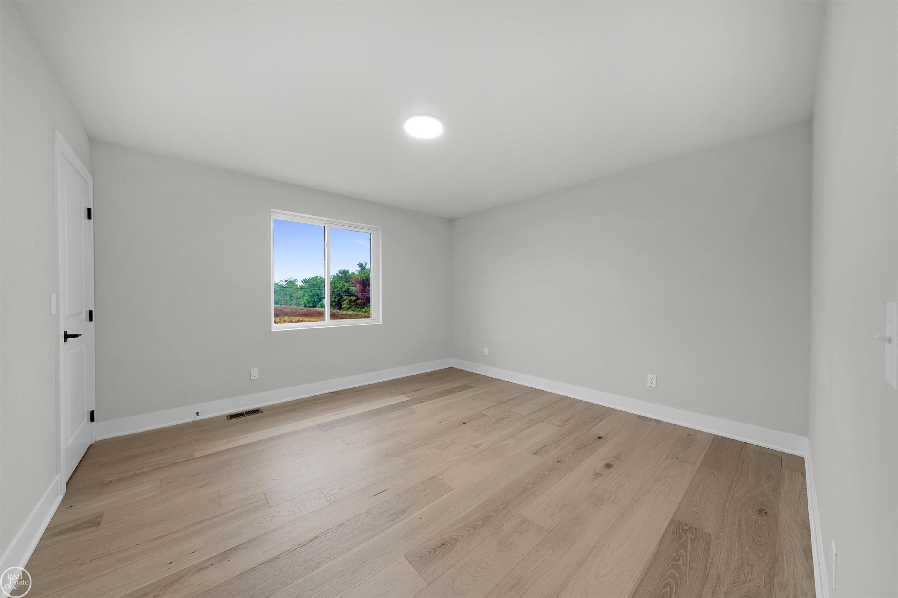 36711 N Pointe Drive, New Baltimore, MI 48047 — Photo 38