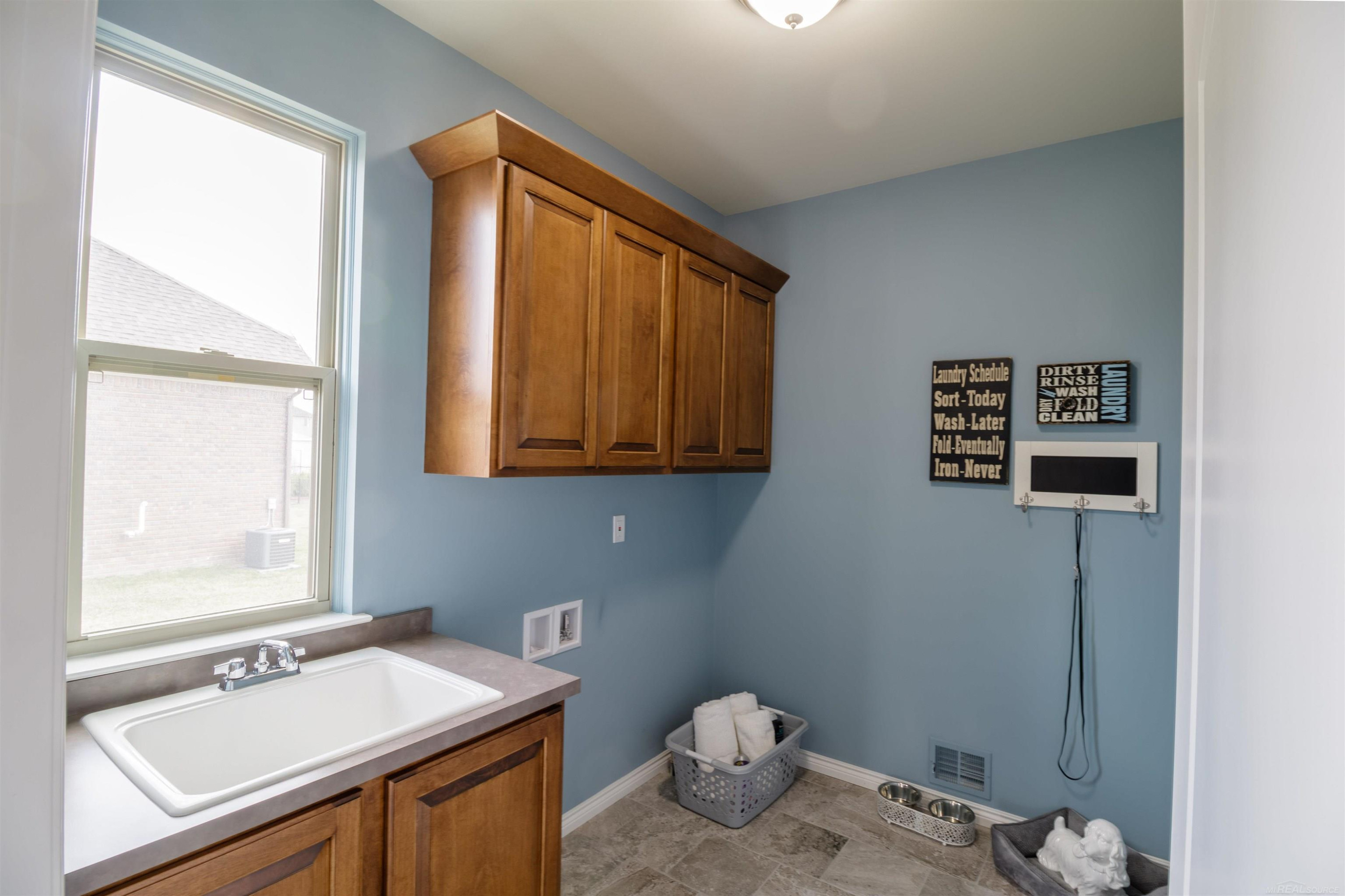 27600 Hagen Road, 2, Macomb, MI — Photo 21
