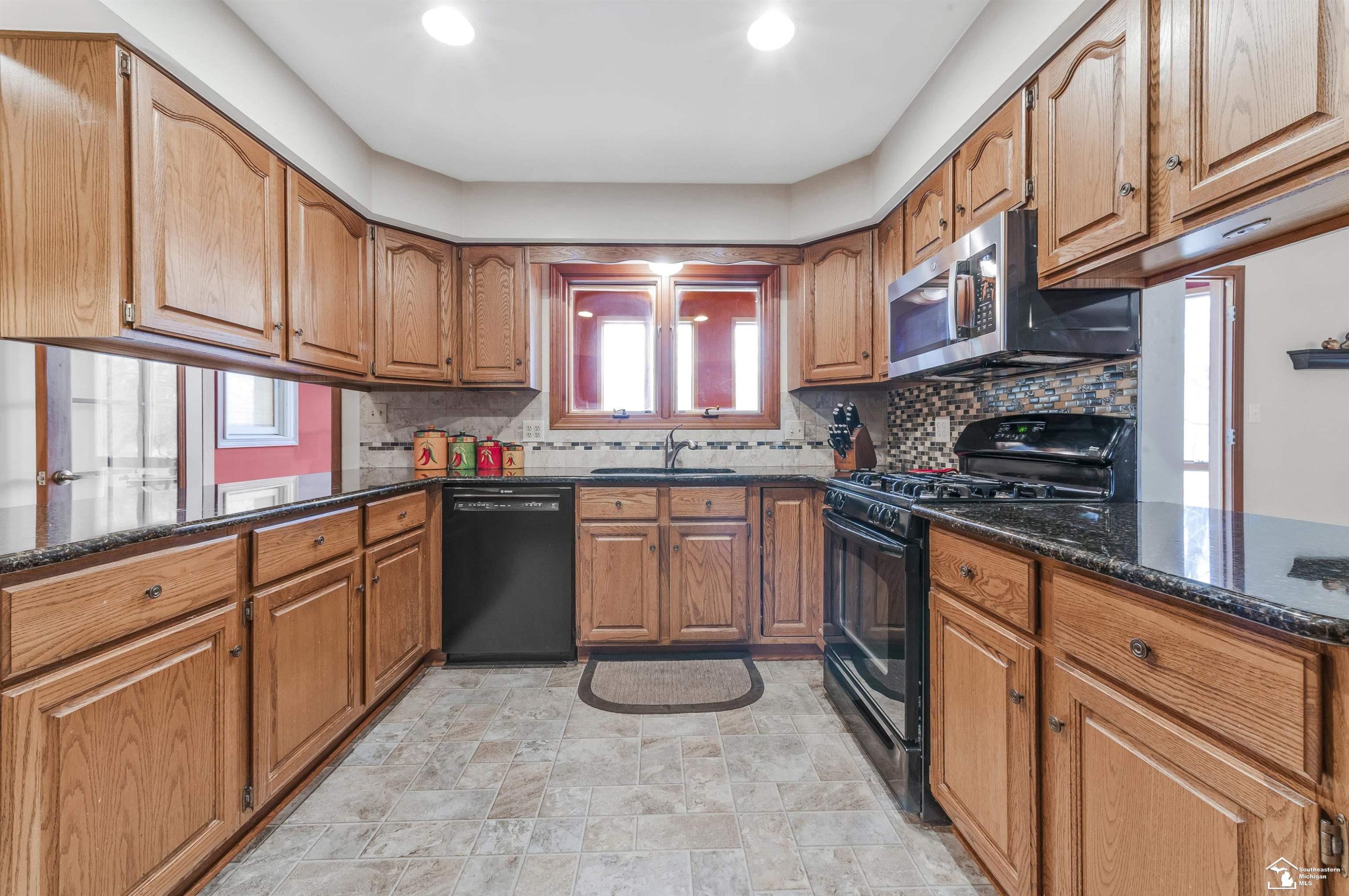 7761 Stout Avenue, Grosse Ile, MI 48138 — Photo 6