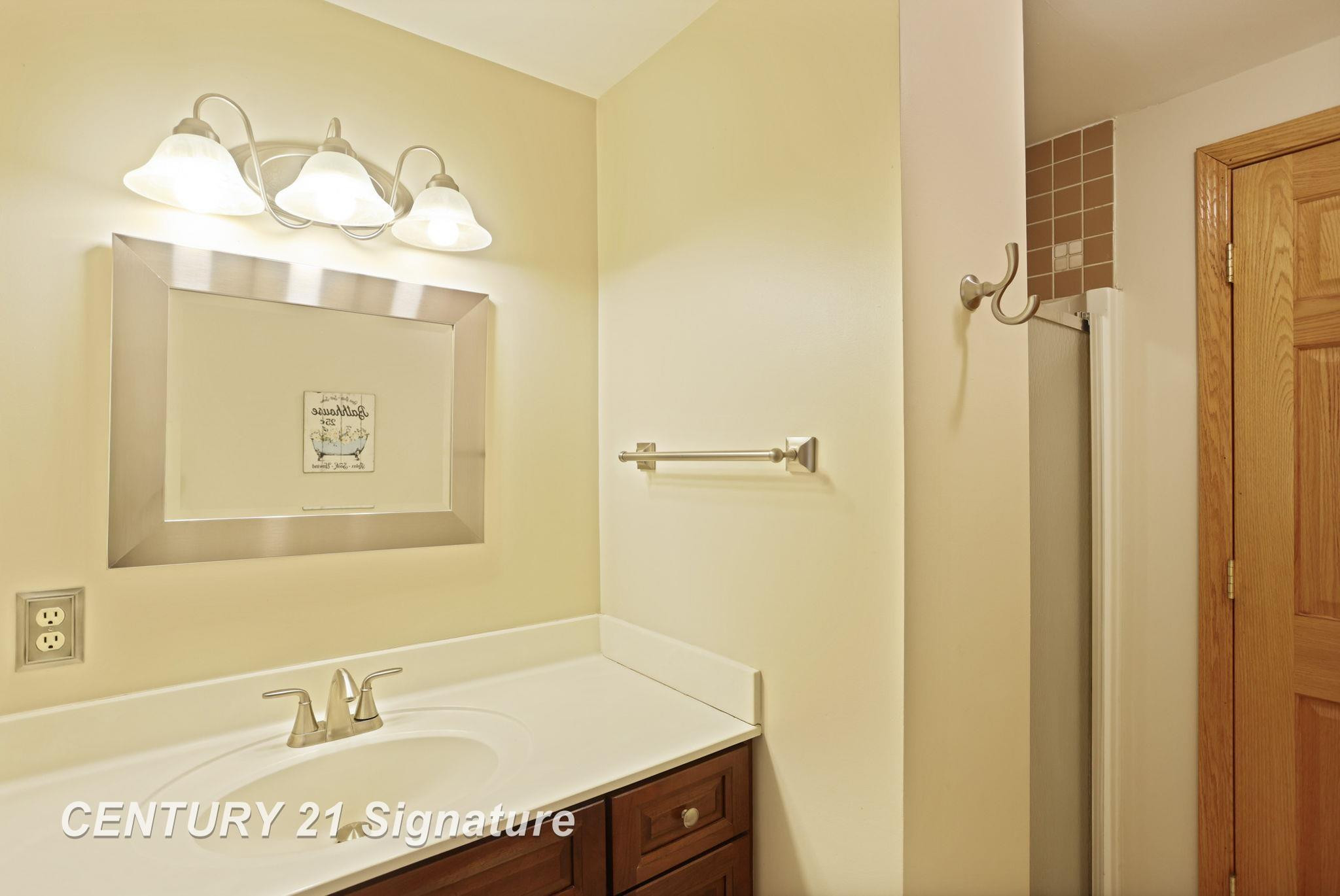 10260 Macrae Drive, Freeland, MI 48623 — Photo 22
