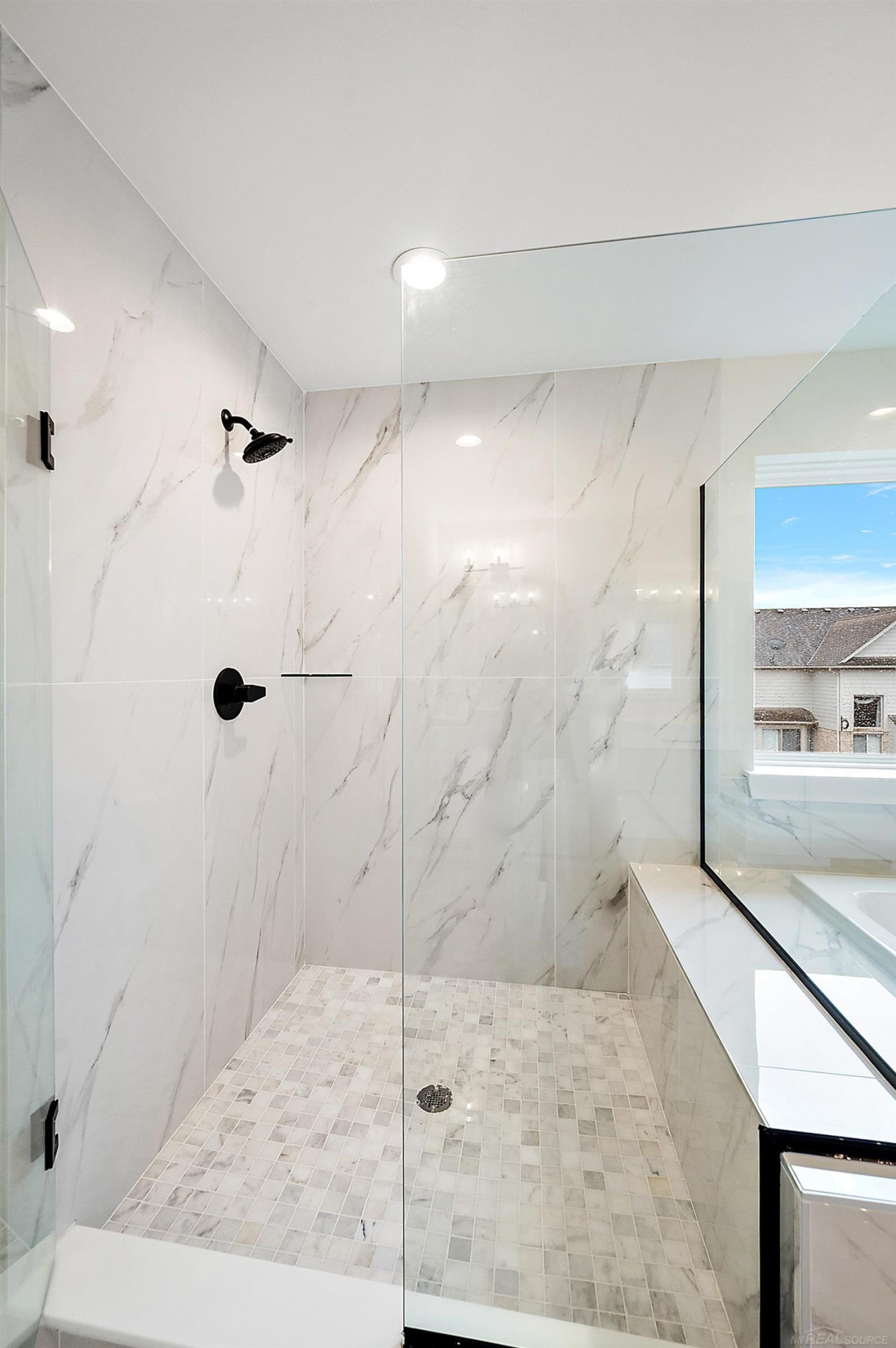 17000 Pienza Drive, Macomb, MI 48042 — Photo 36