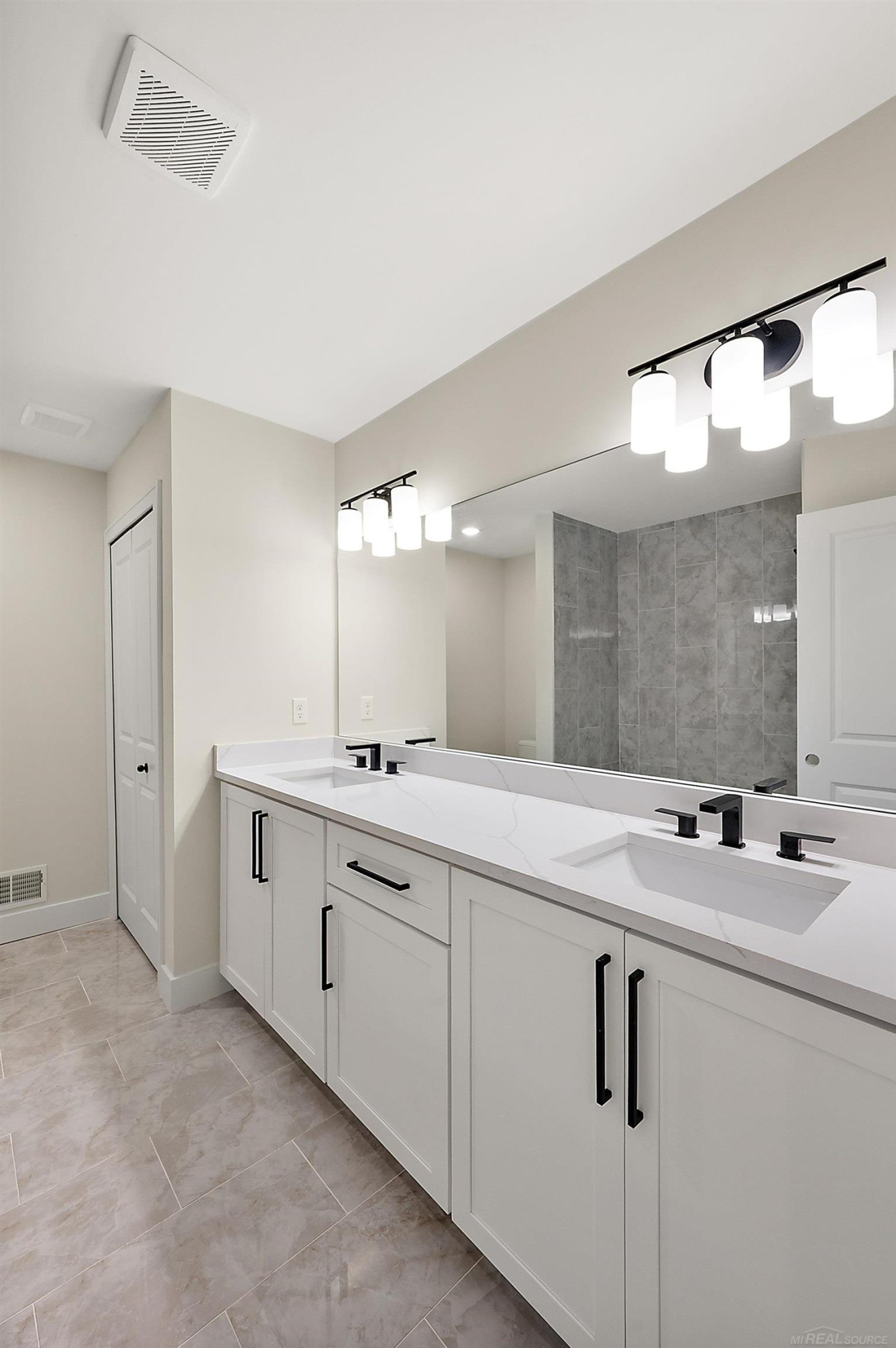 17000 Pienza Drive, Macomb, MI 48042 — Photo 41