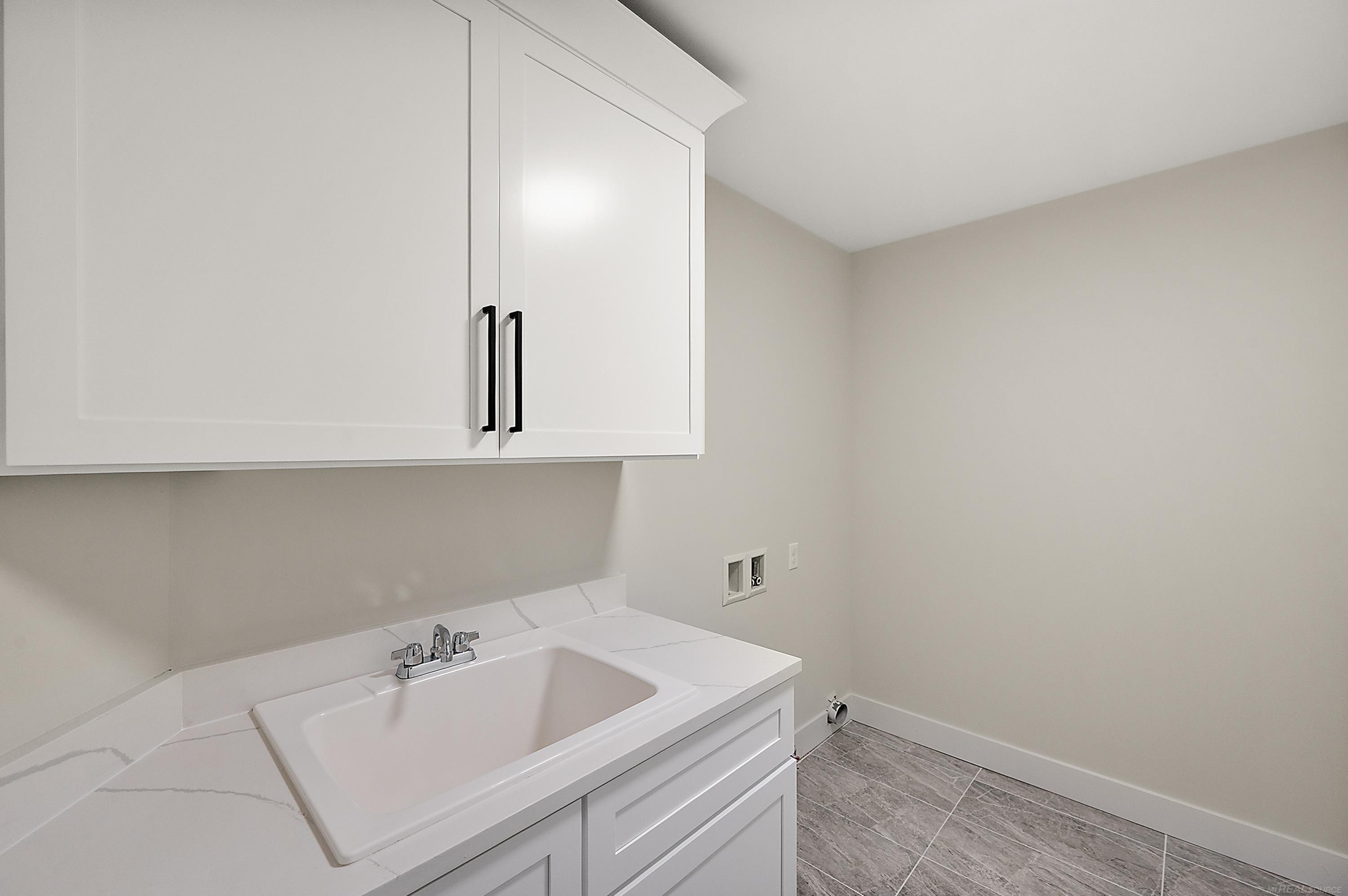 17000 Pienza Drive, Macomb, MI 48042 — Photo 43