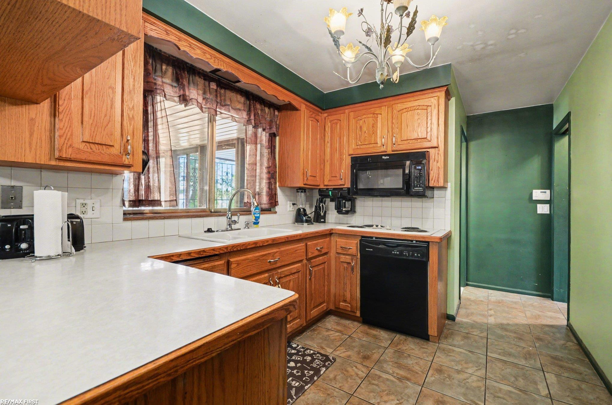 19063 Biscayne Avenue, Eastpointe, MI 48021 — Photo 15