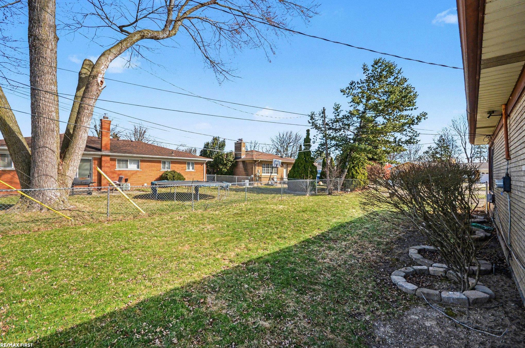 19063 Biscayne Avenue, Eastpointe, MI 48021 — Photo 25