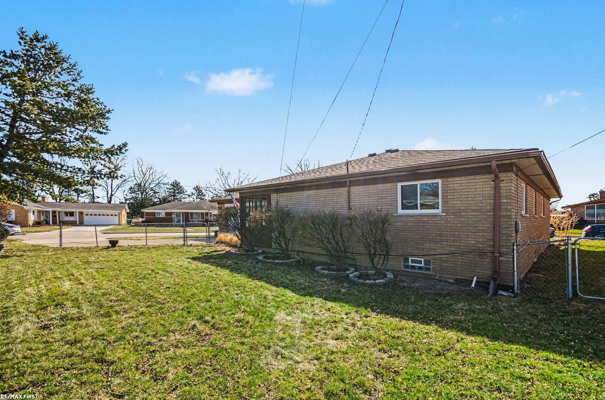 19063 Biscayne Avenue, Eastpointe, MI 48021 — Photo 26