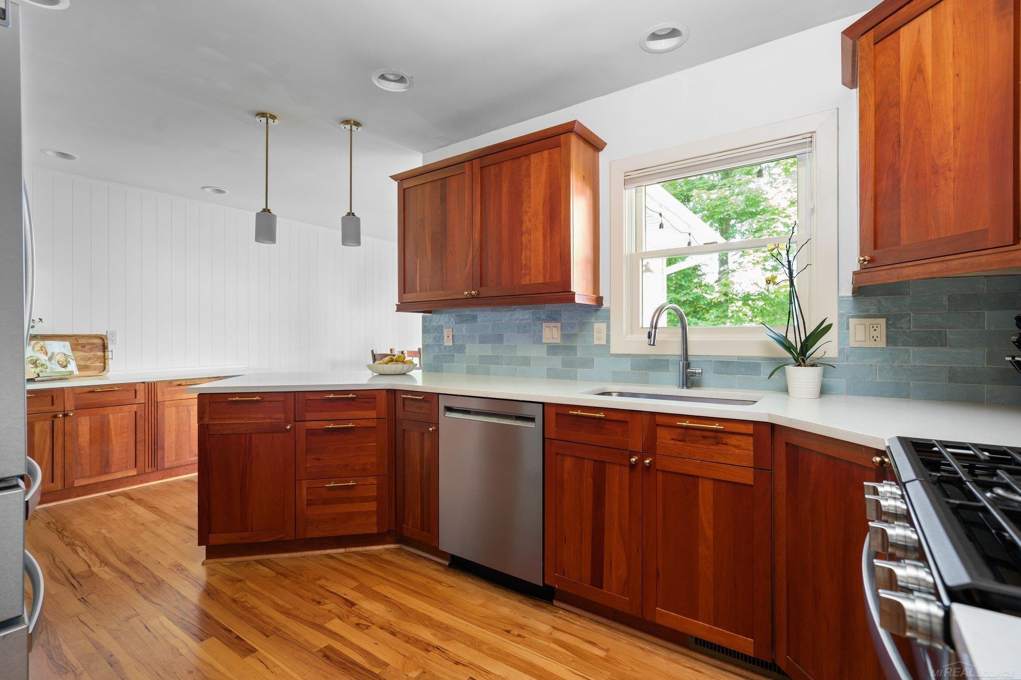 643 Hickory Lane, Saline, MI 48176 — Photo 9