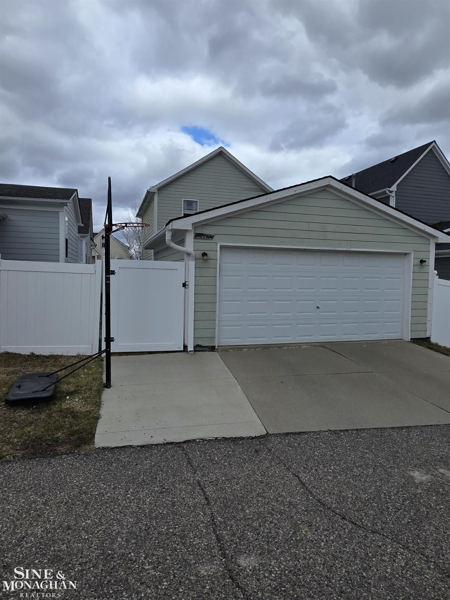 32176 Montclair Street, New Haven, MI 48048 — Photo 2