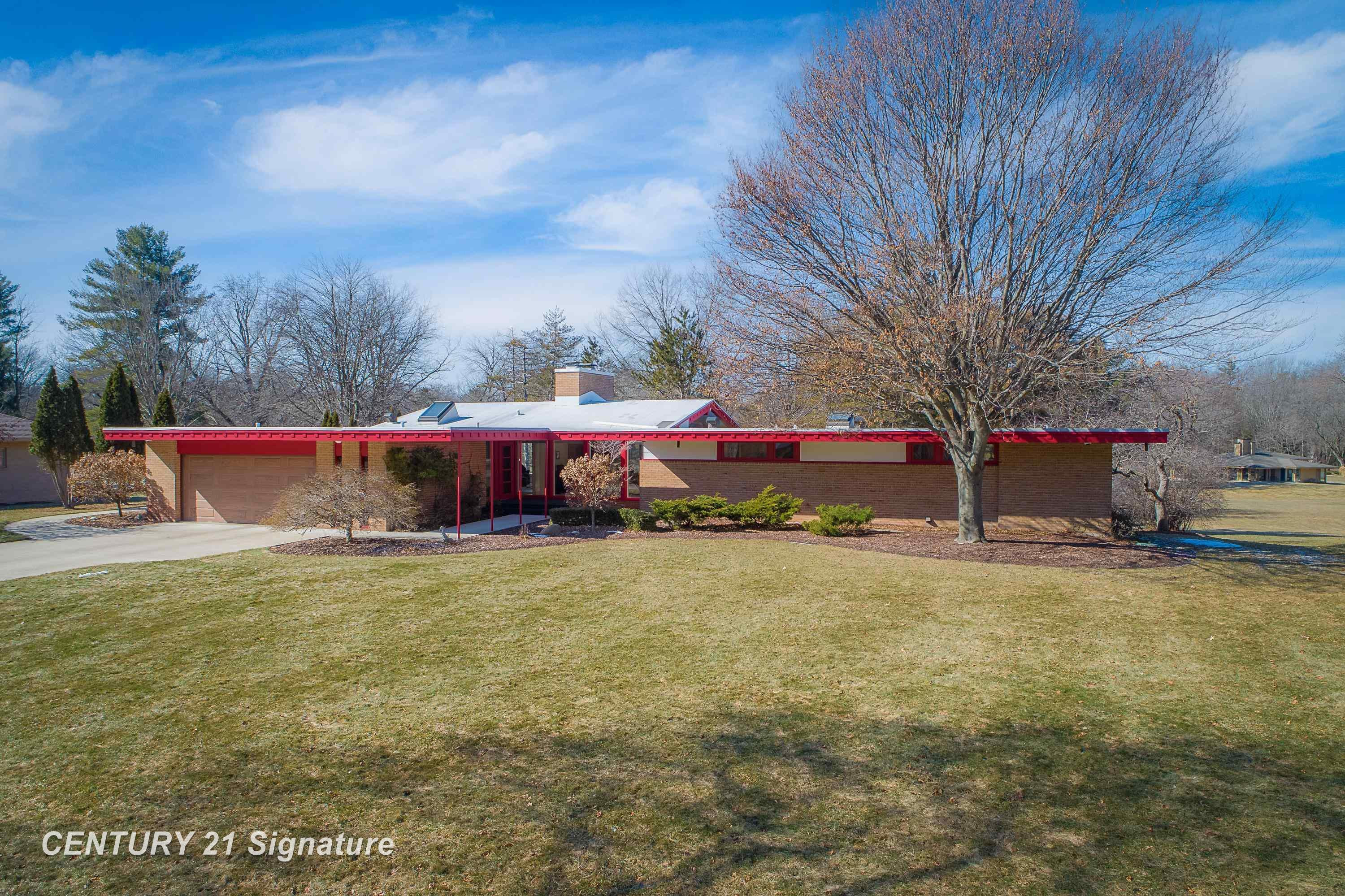 3711 Applewood Drive, Midland, MI 48640 — front exterior