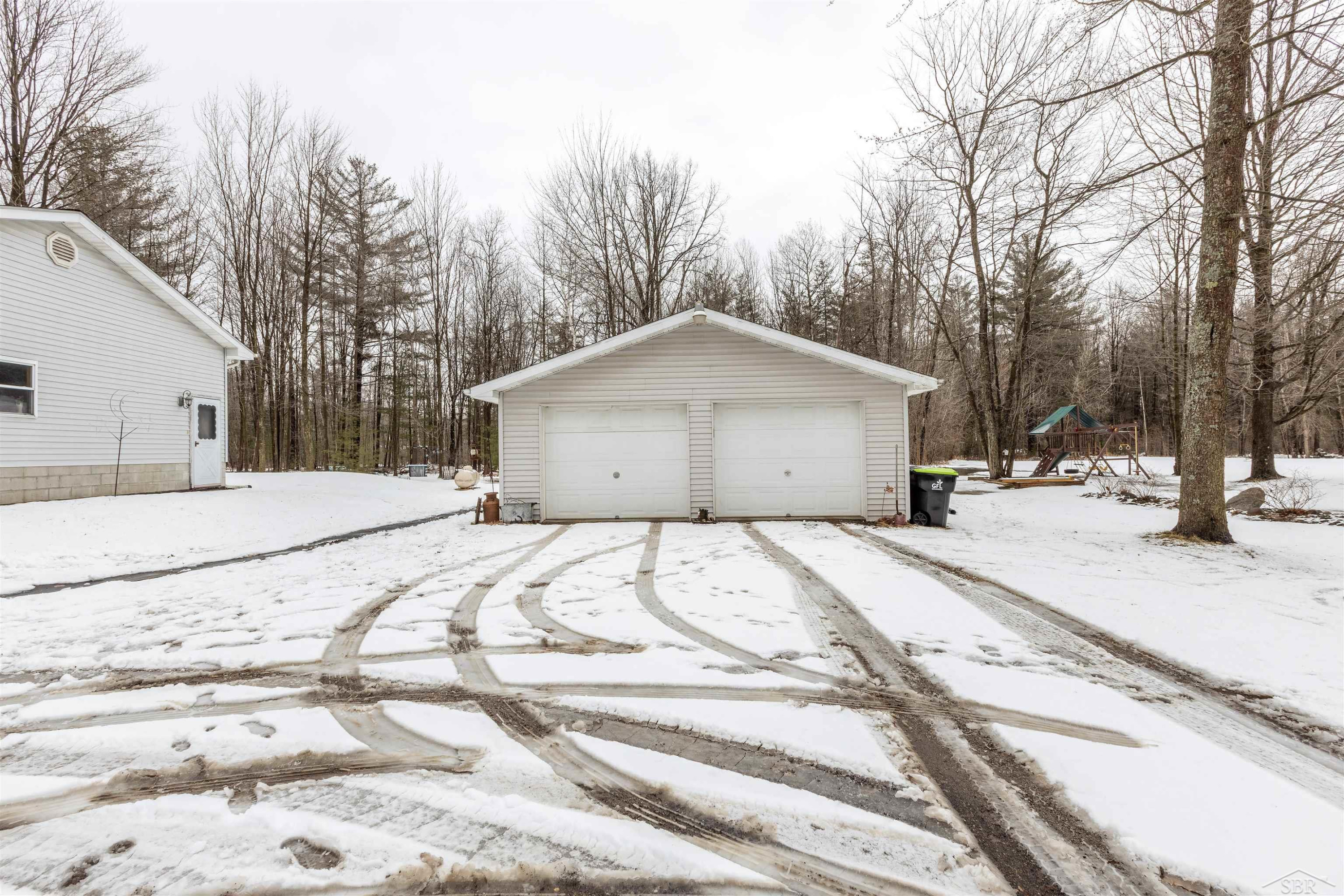 6556 N Magruder Road, Coleman, MI 48618 — Photo 25