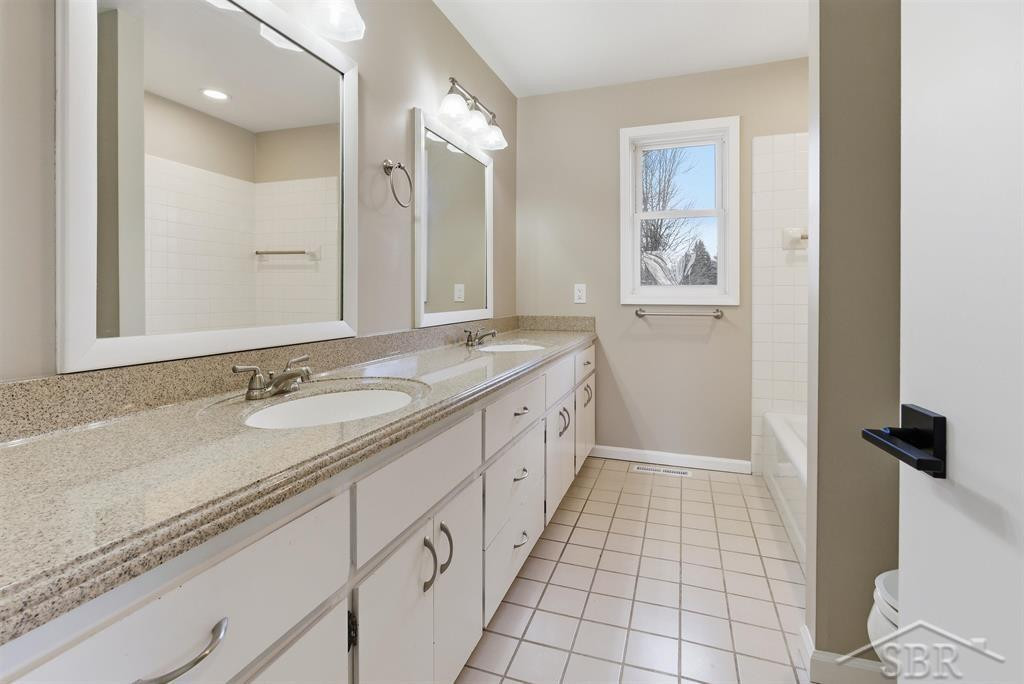 108 W Chapel Lane, Midland, MI 48640 — Photo 23