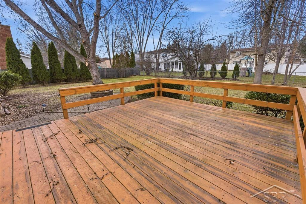 108 W Chapel Lane, Midland, MI 48640 — Photo 42