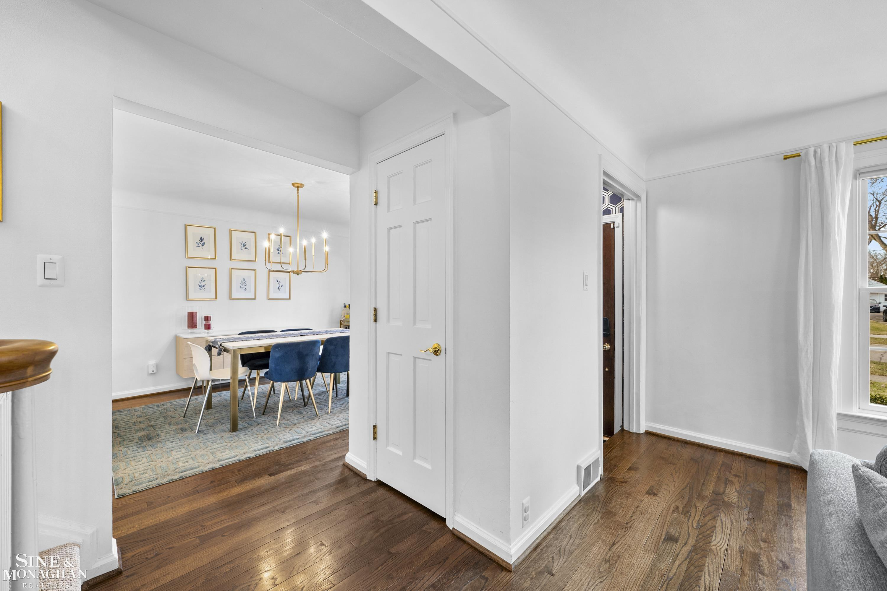 1890 Kenmore Drive, Grosse Pointe Woods, MI 48236 — Photo 11