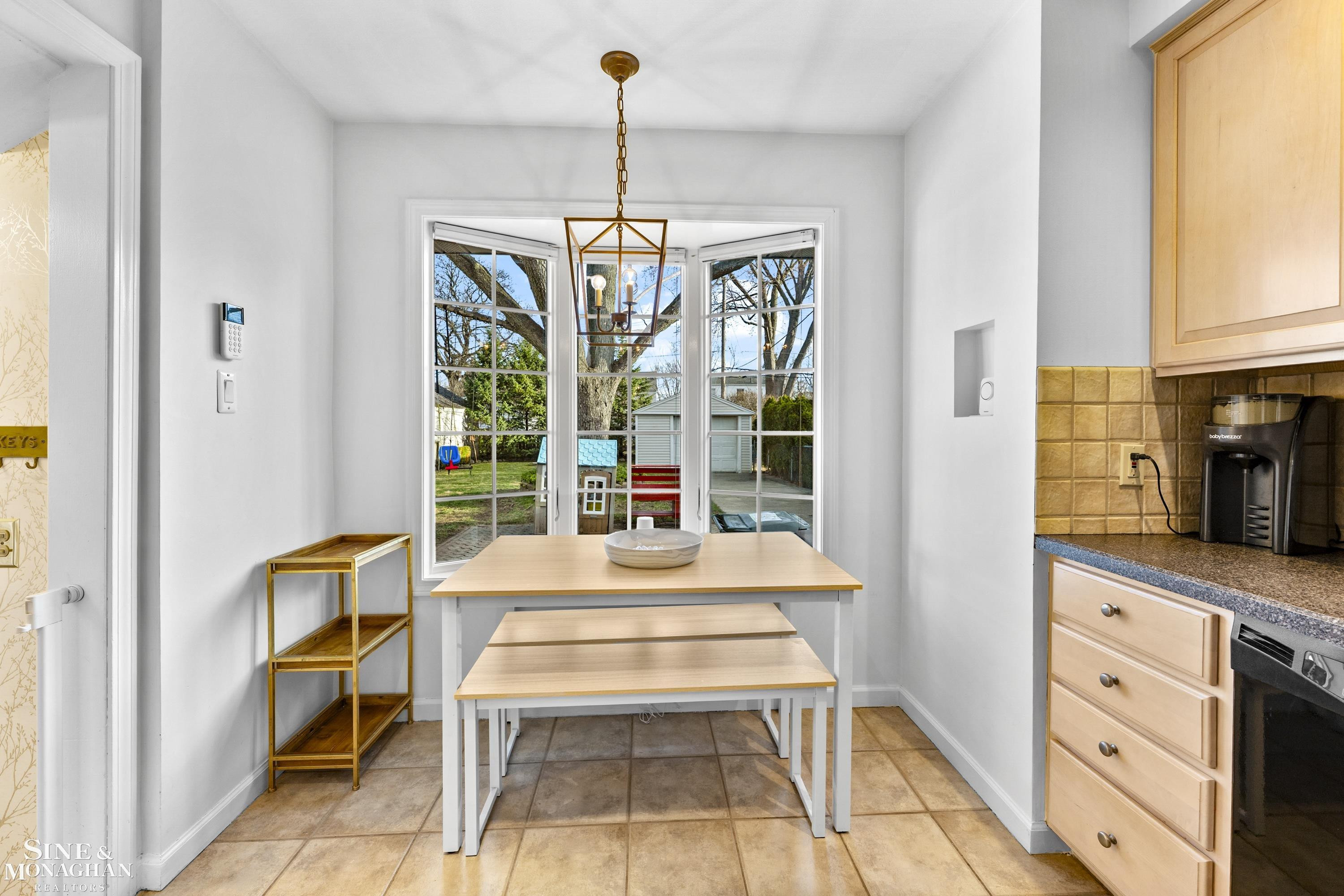1890 Kenmore Drive, Grosse Pointe Woods, MI 48236 — Photo 16