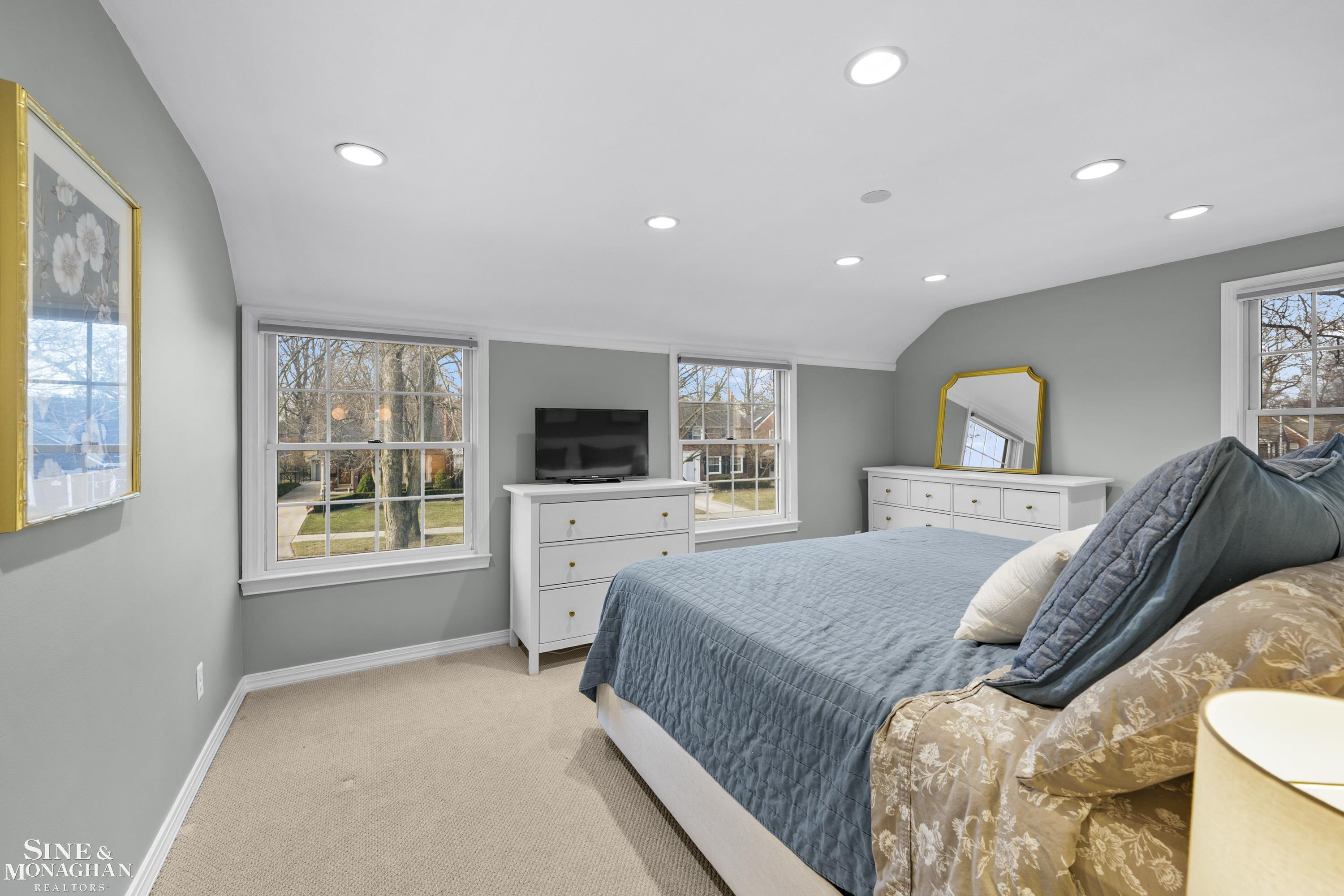 1890 Kenmore Drive, Grosse Pointe Woods, MI 48236 — Photo 24