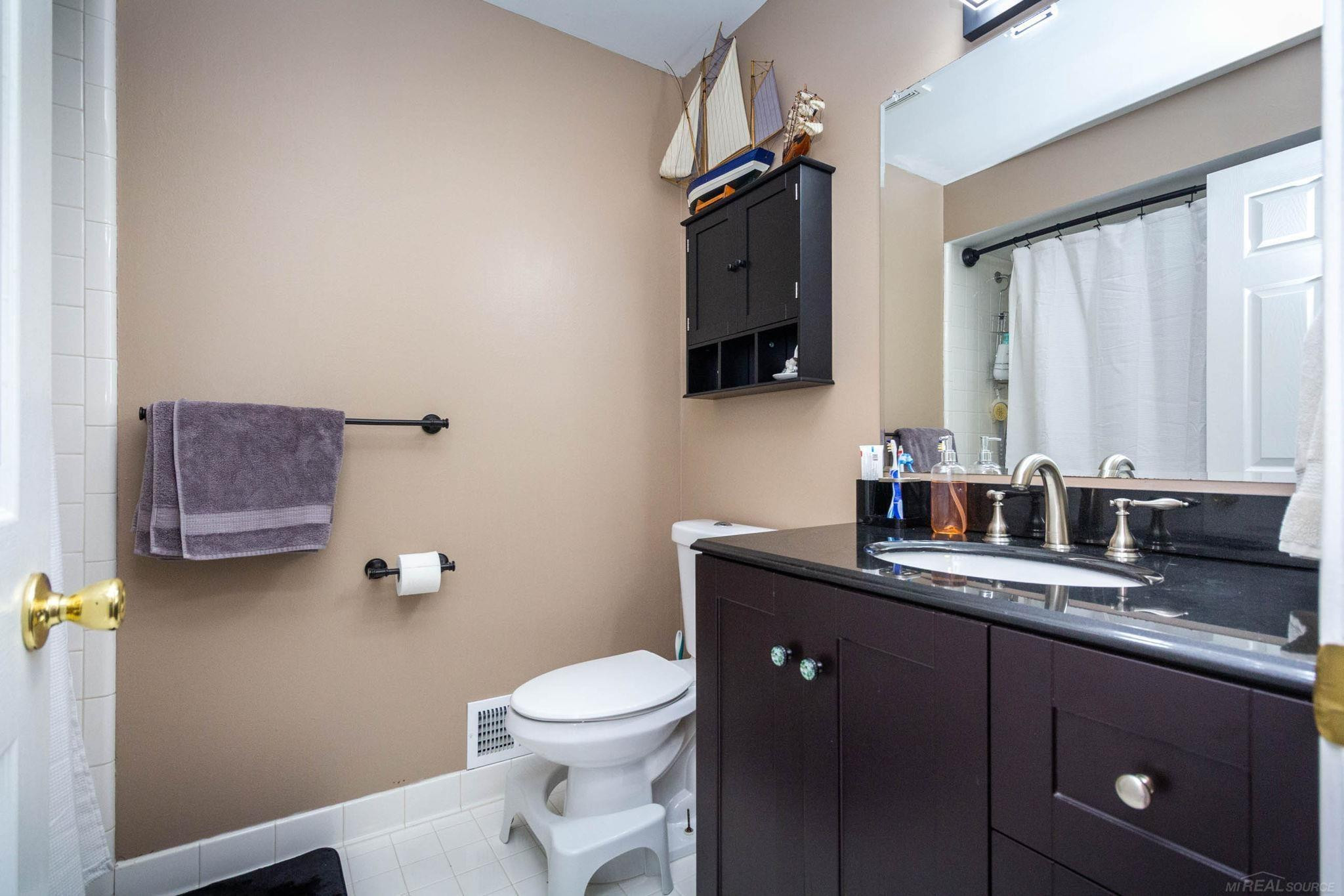 41995 King Edward Court, Clinton Twp, MI 48038 — Photo 19
