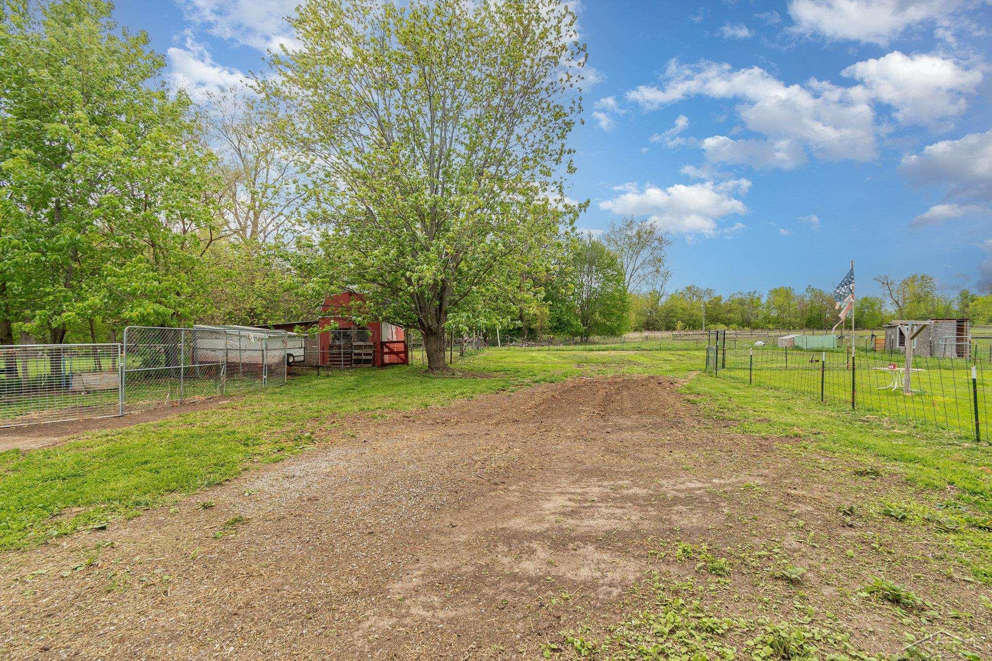 2430 S 4 Mile Road, Kawkawlin, MI 48631 — Photo 13